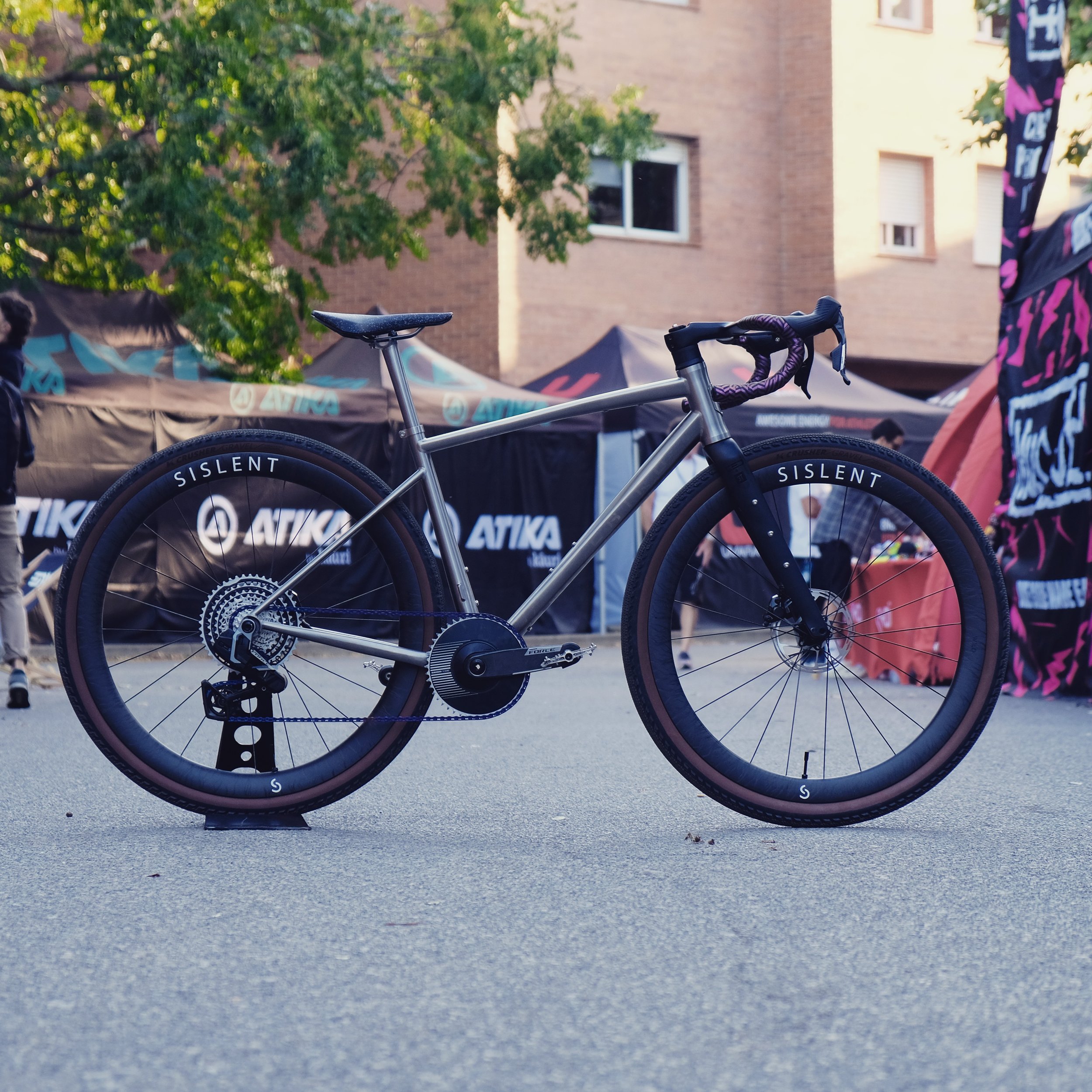 The Chiru Allure is finally coming together, for sea otter europe 2026

A titanium gravel frame built for speed, adventure and long days in the saddle, paired with Sislent Wild 45 carbon gravel wheels. With a 45 mm-deep profile and wide 30 mm interna