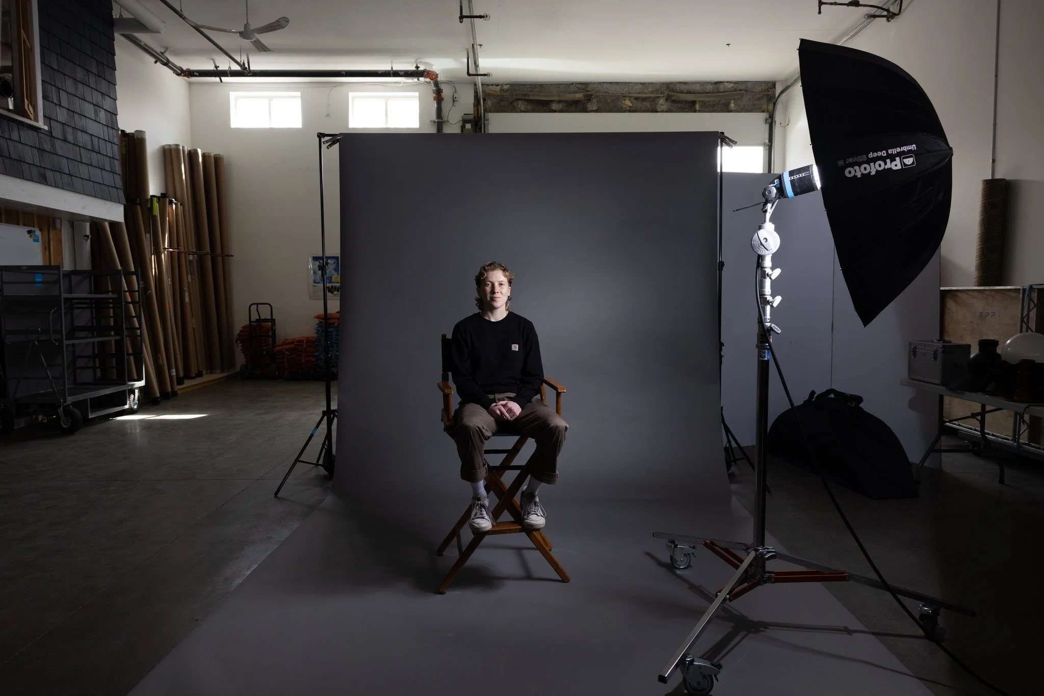 UMBRELLA'S: The backbone of many photographers' toolbox. They are affordable, easy to work with and very easy to transport. If you are after a versatile lighting solution that can fit in almost any space then an umbrella is your go to.

Our rental op