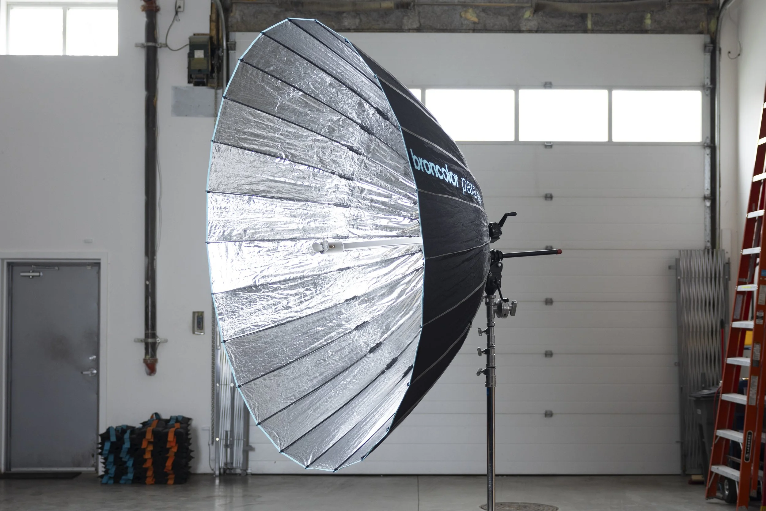 Broncolor Para 220FB Flashpoint Photographic Rentals