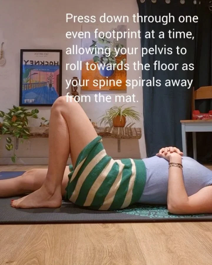 2 MOVEMENTS TO EASE YOUR BACK. The 'rule' is to move with effortless effort......less is more.

This is a good example of how we gently ease the body into it's practice in class.

6.30-8pm @clithleisure
6-7pm Bashall Eaves Village Hall

#yogaforspina