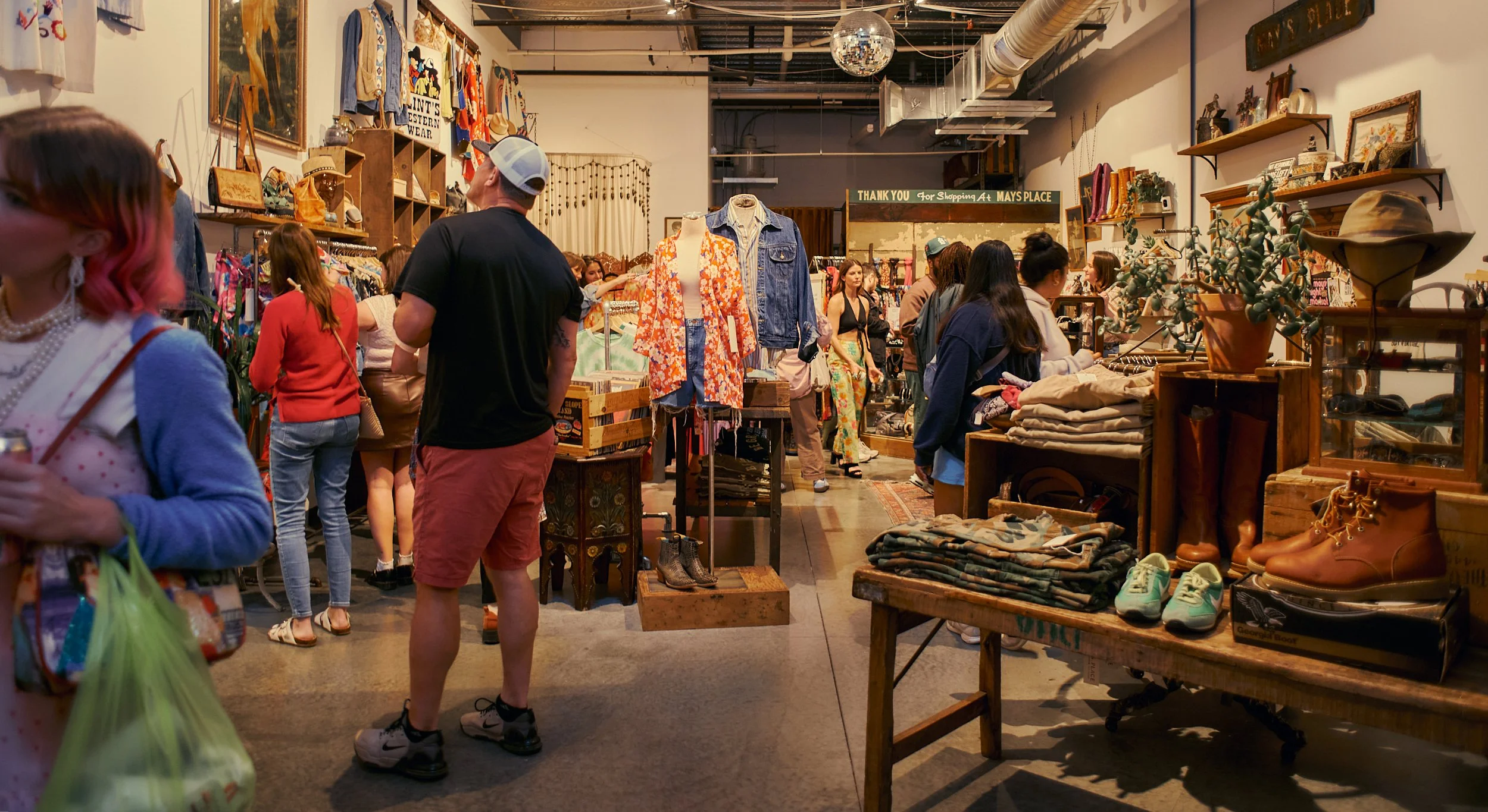 MAYSNIGHTMARKET_111.jpg