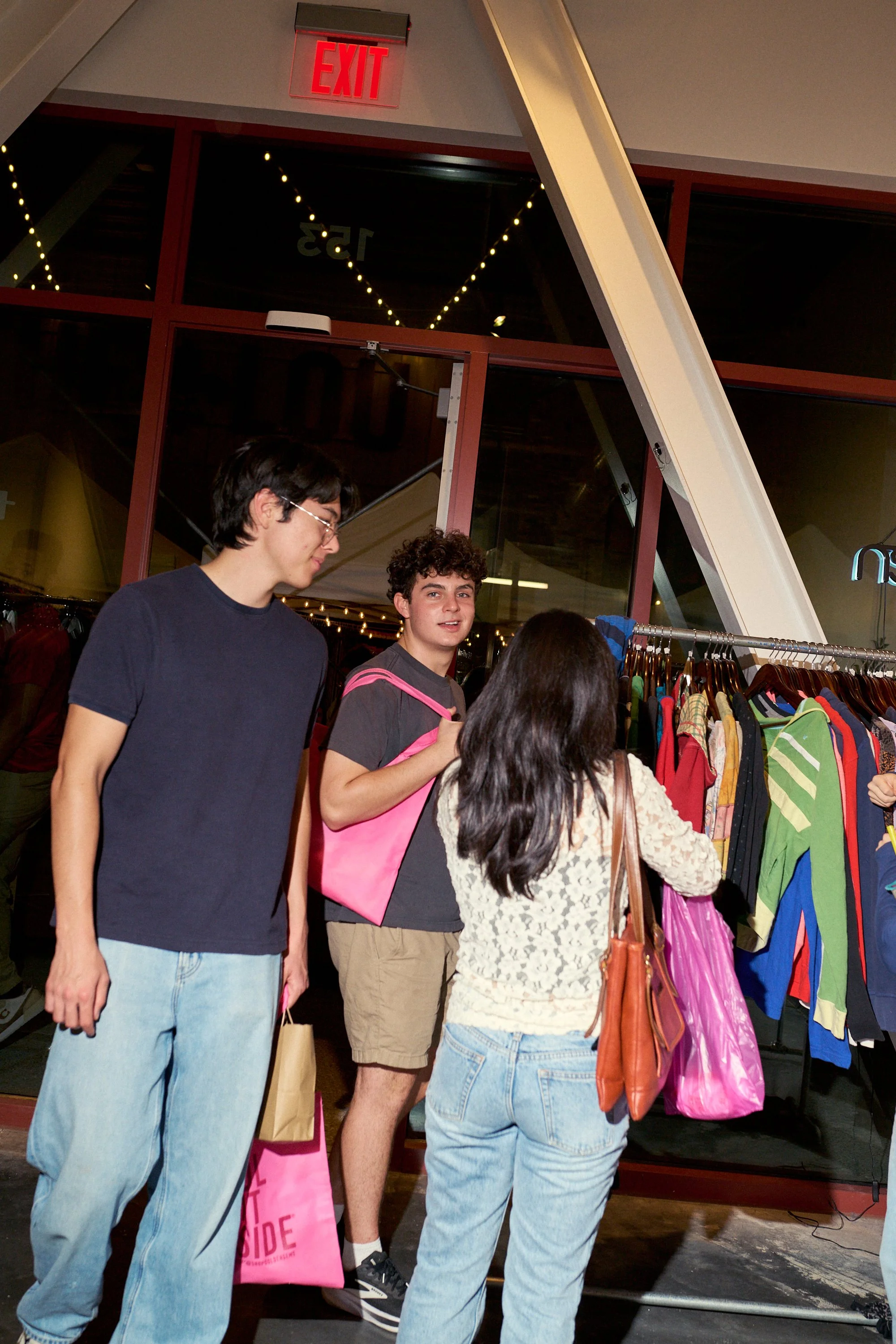 MAYSNIGHTMARKET_925_138.jpg