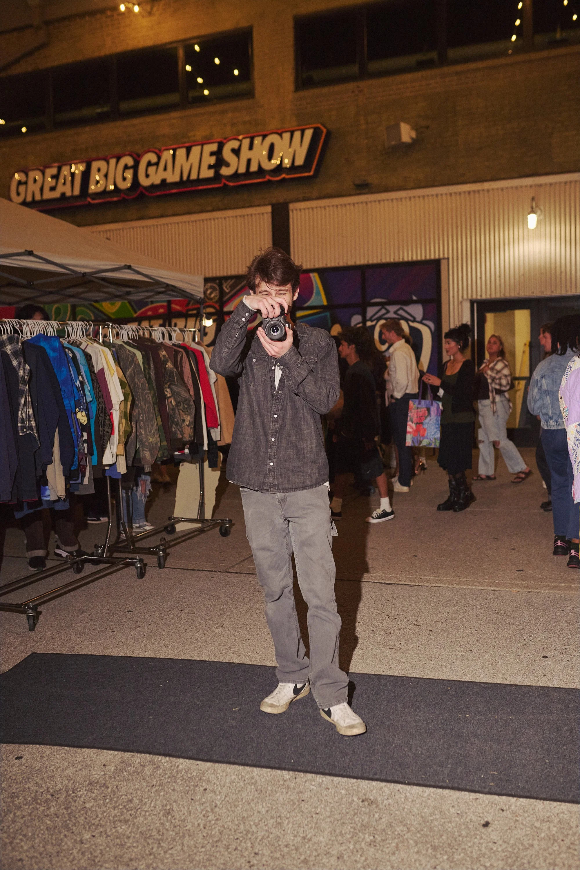 MAYSNIGHTMARKET_925_83.jpg