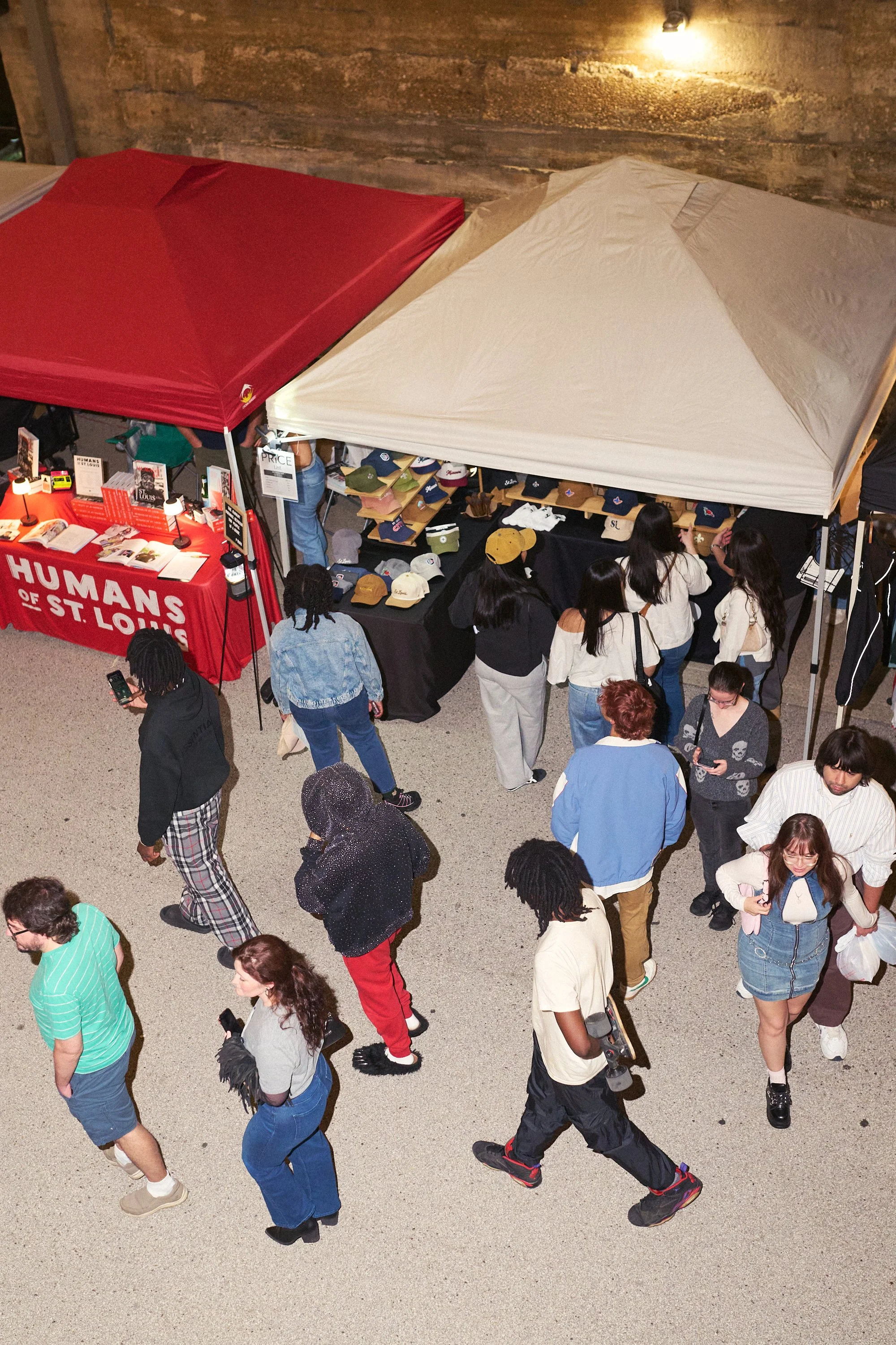 MAYSNIGHTMARKET_925_121.jpg