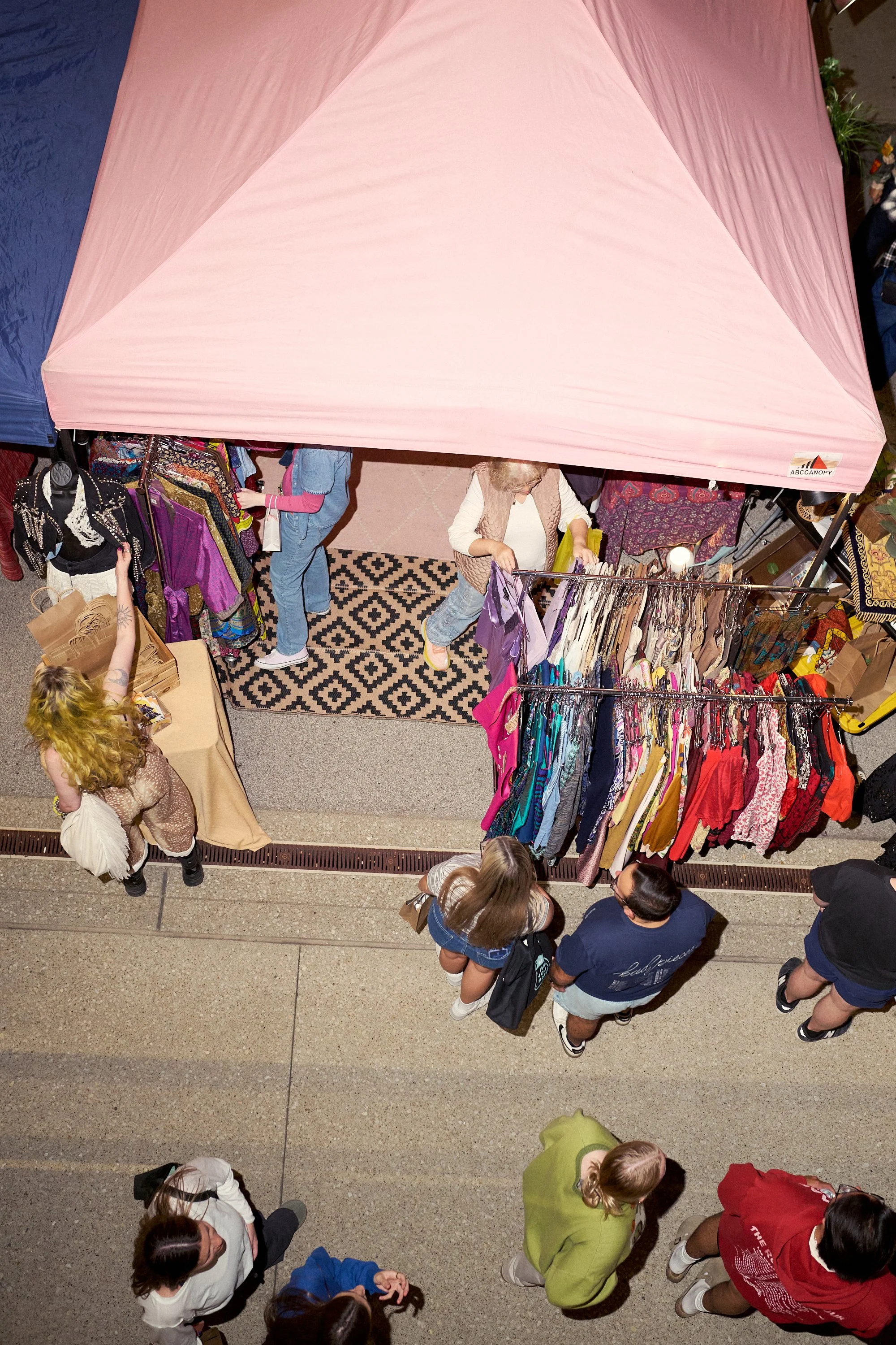 MAYSNIGHTMARKET_925_125.jpg