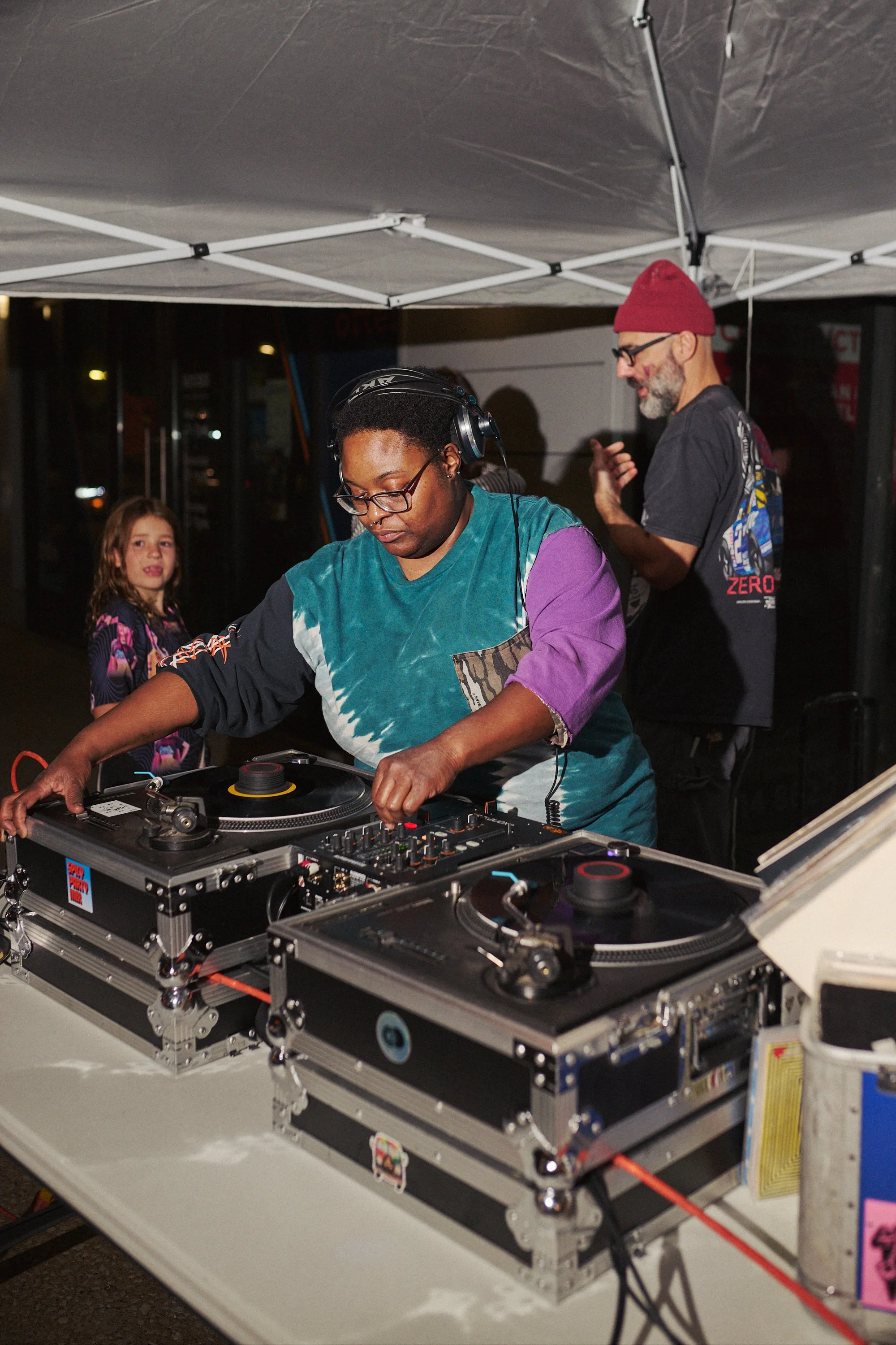MAYSNIGHTMARKET_925_63.jpg