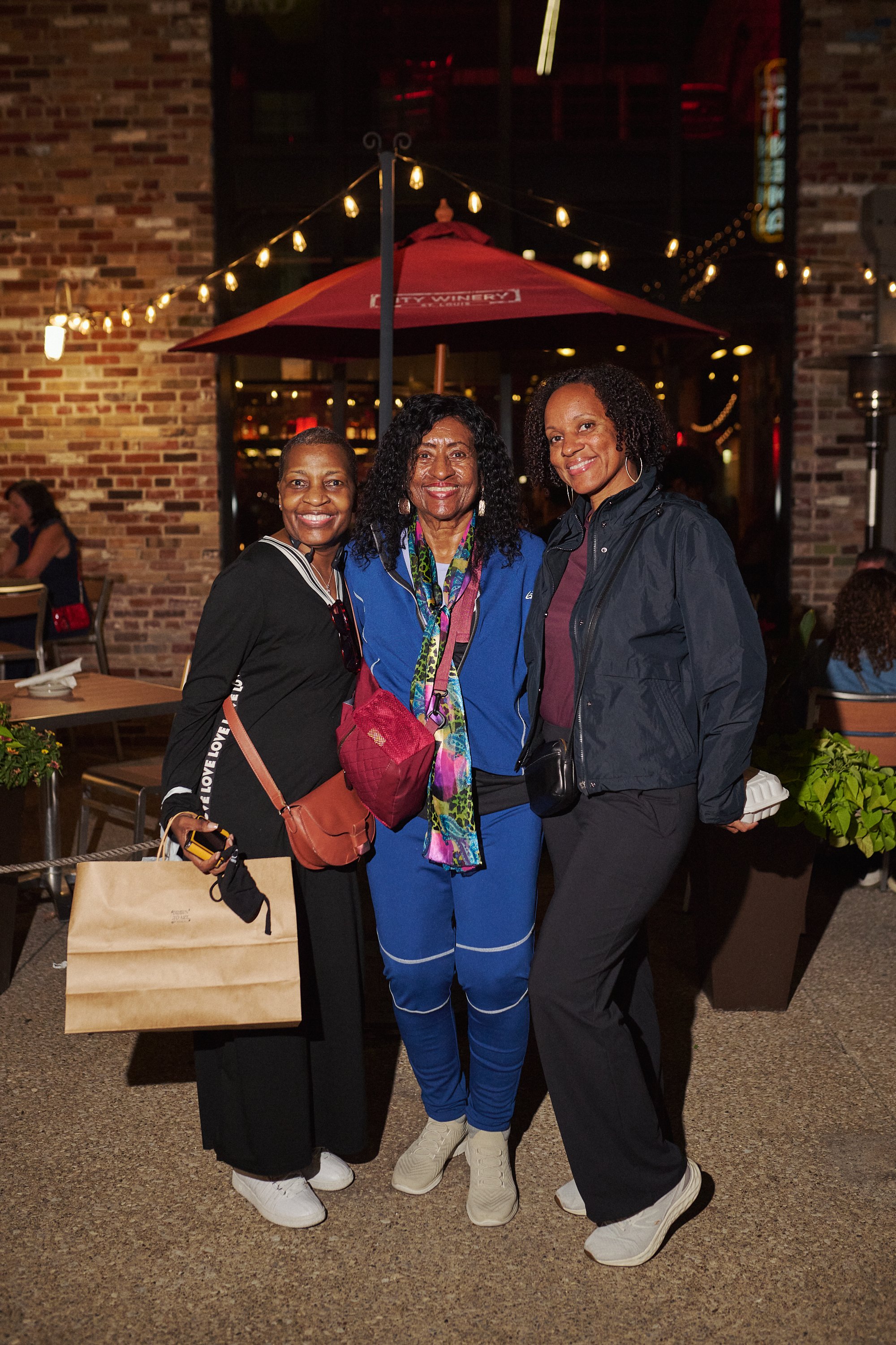 MAYSNIGHTMARKET_925_72.jpg