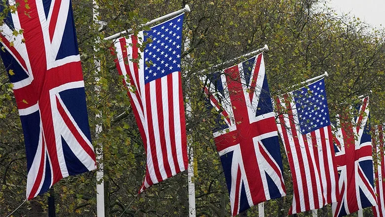 Choosing between the UK and US university systems: A comprehensive guide