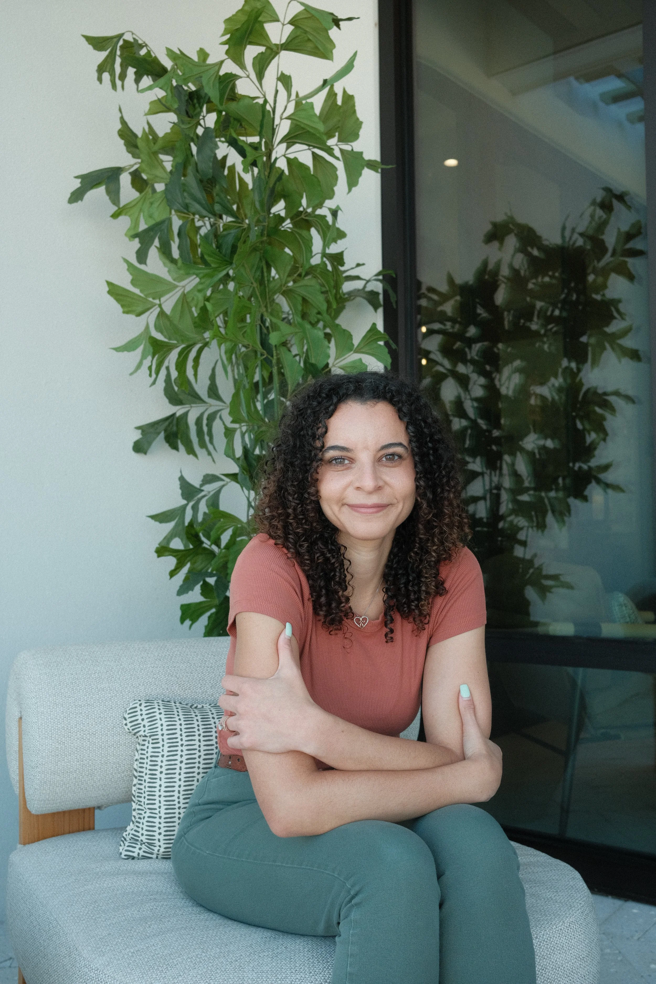 Virtual Therapist for Neurodivergent Adults and Couples in Florida. Brianna Roskamp is accepting new clients with J Therapy