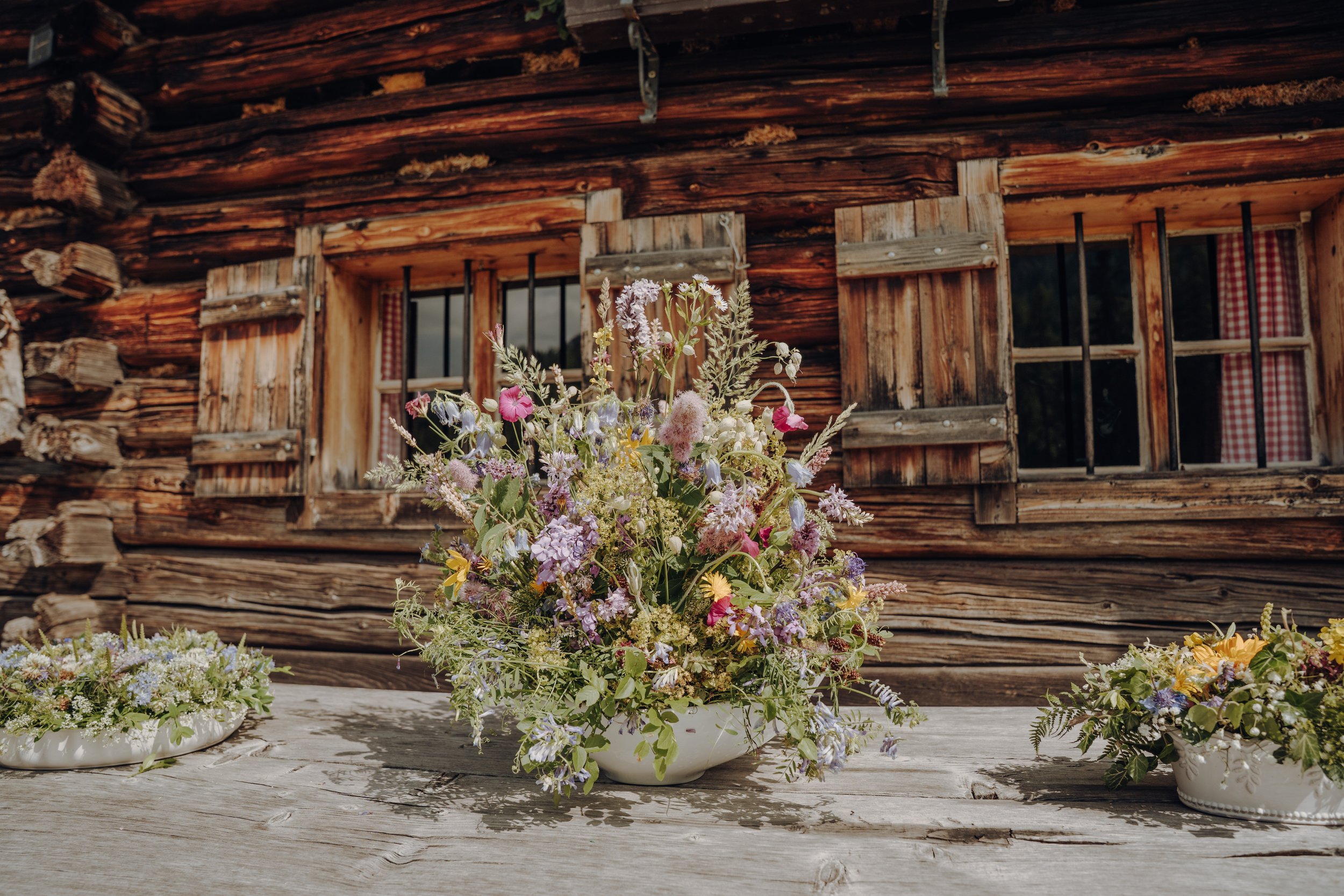 Heiraten in den Bergen in Filzmoos, Österreich, auf der Löckenwaldhütte (Die Alm Filzmoos - Weddings & Events).