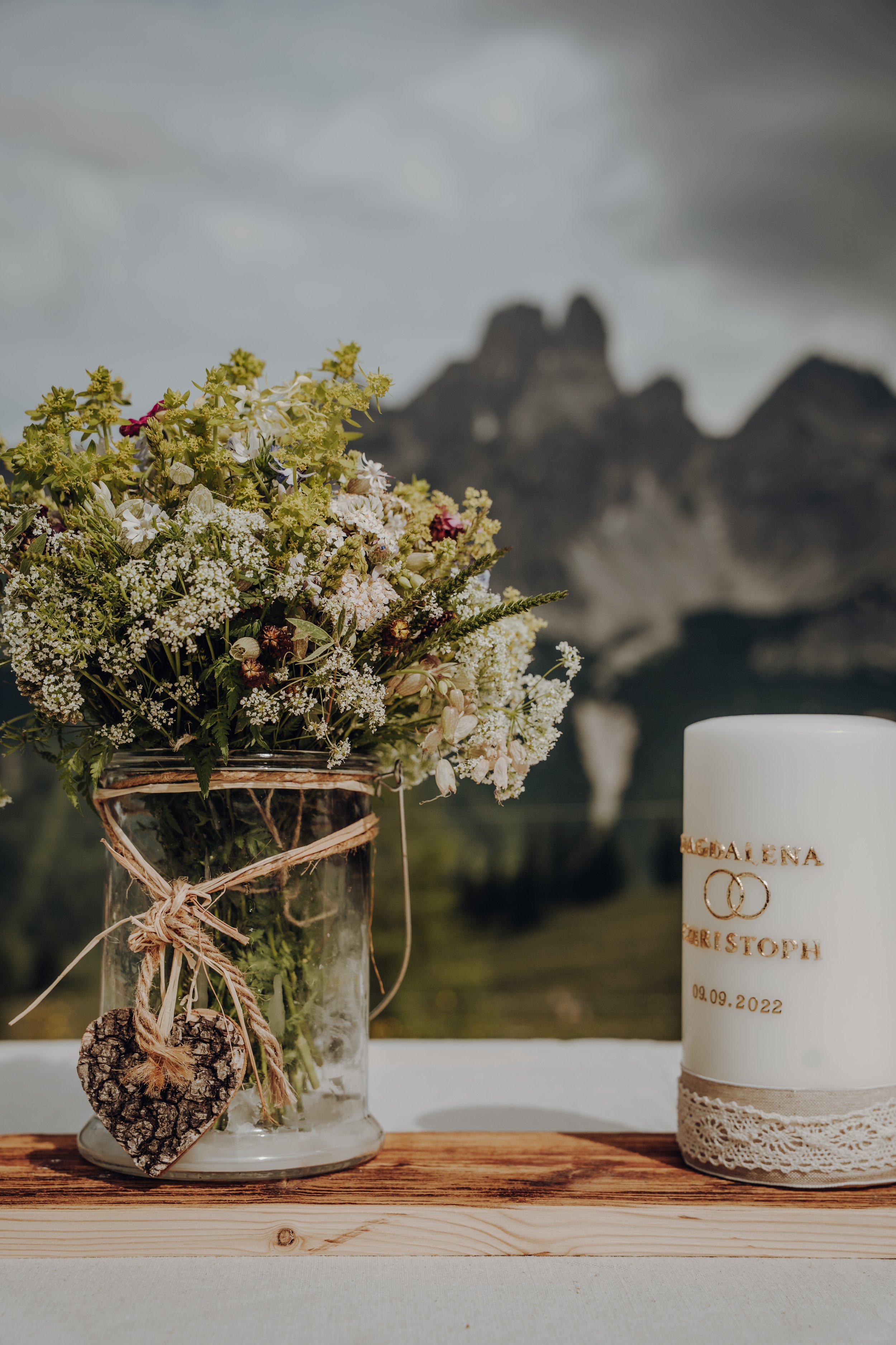 Heiraten in den Bergen in Filzmoos, Österreich, auf der Löckenwaldhütte (Die Alm Filzmoos - Weddings & Events).