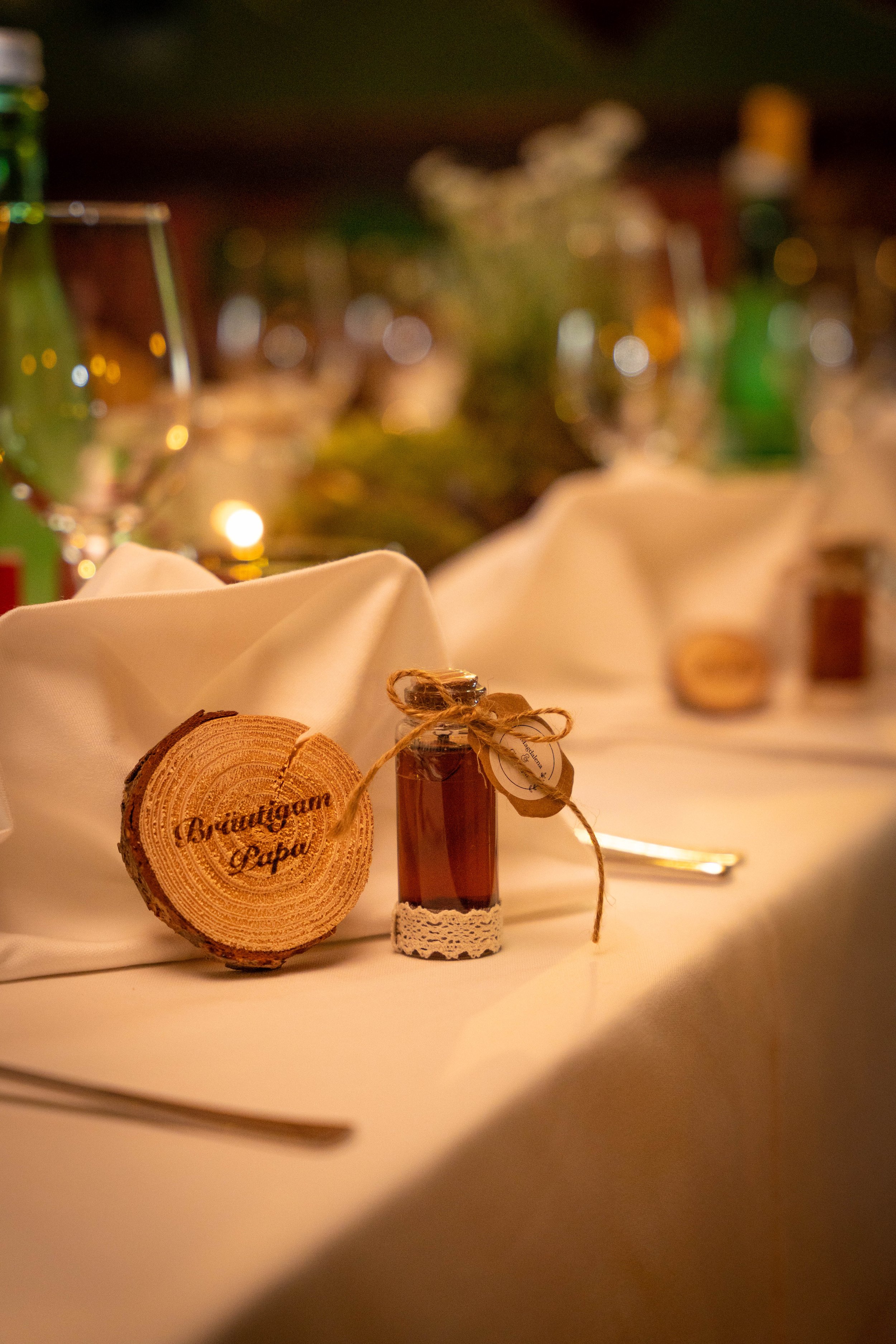 Heiraten in den Bergen in Filzmoos, Österreich, auf der Löckenwaldhütte (Die Alm Filzmoos - Weddings & Events).
