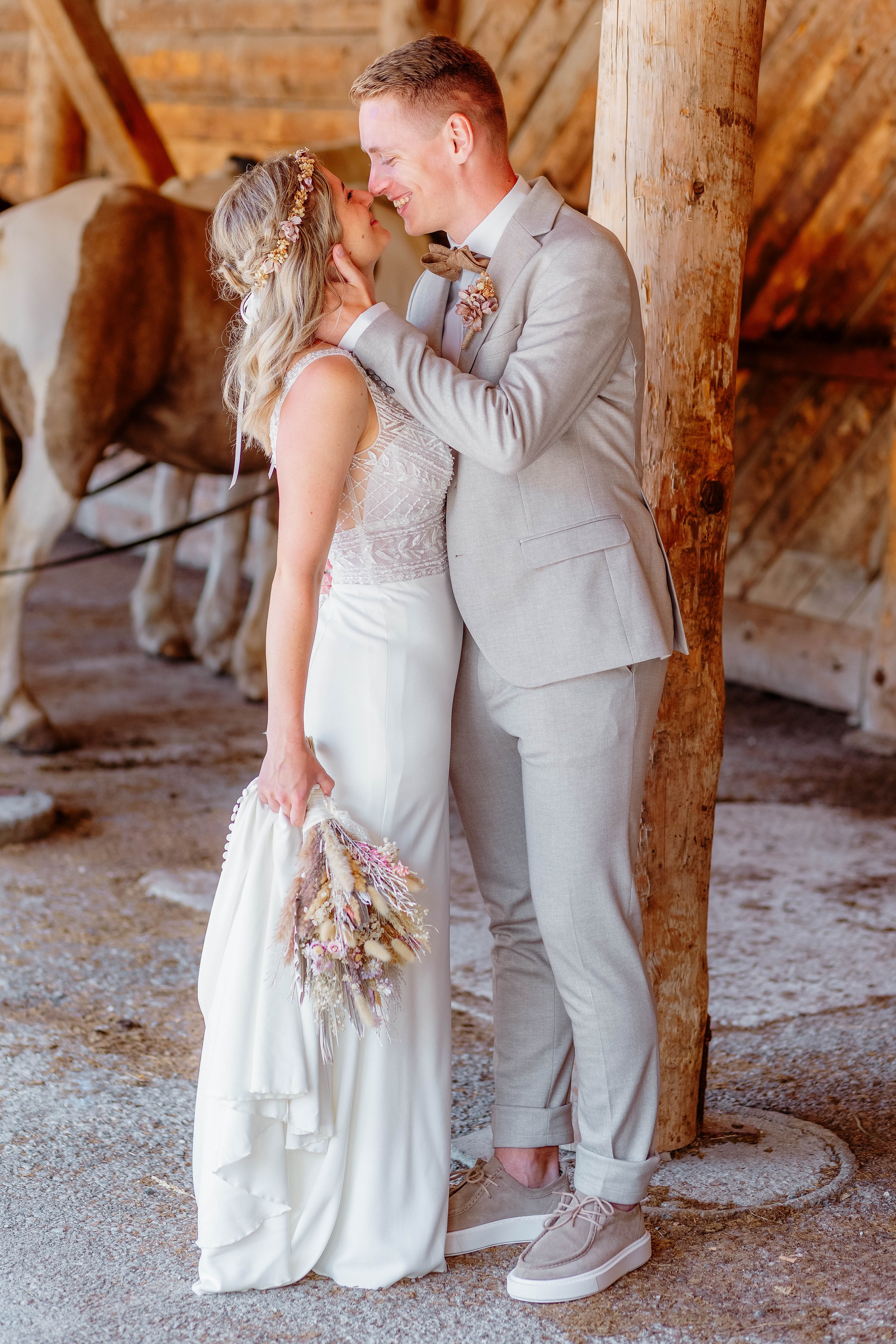 Heiraten in den Bergen in Filzmoos, Österreich, auf der Löckenwaldhütte (Die Alm Filzmoos - Weddings & Events).