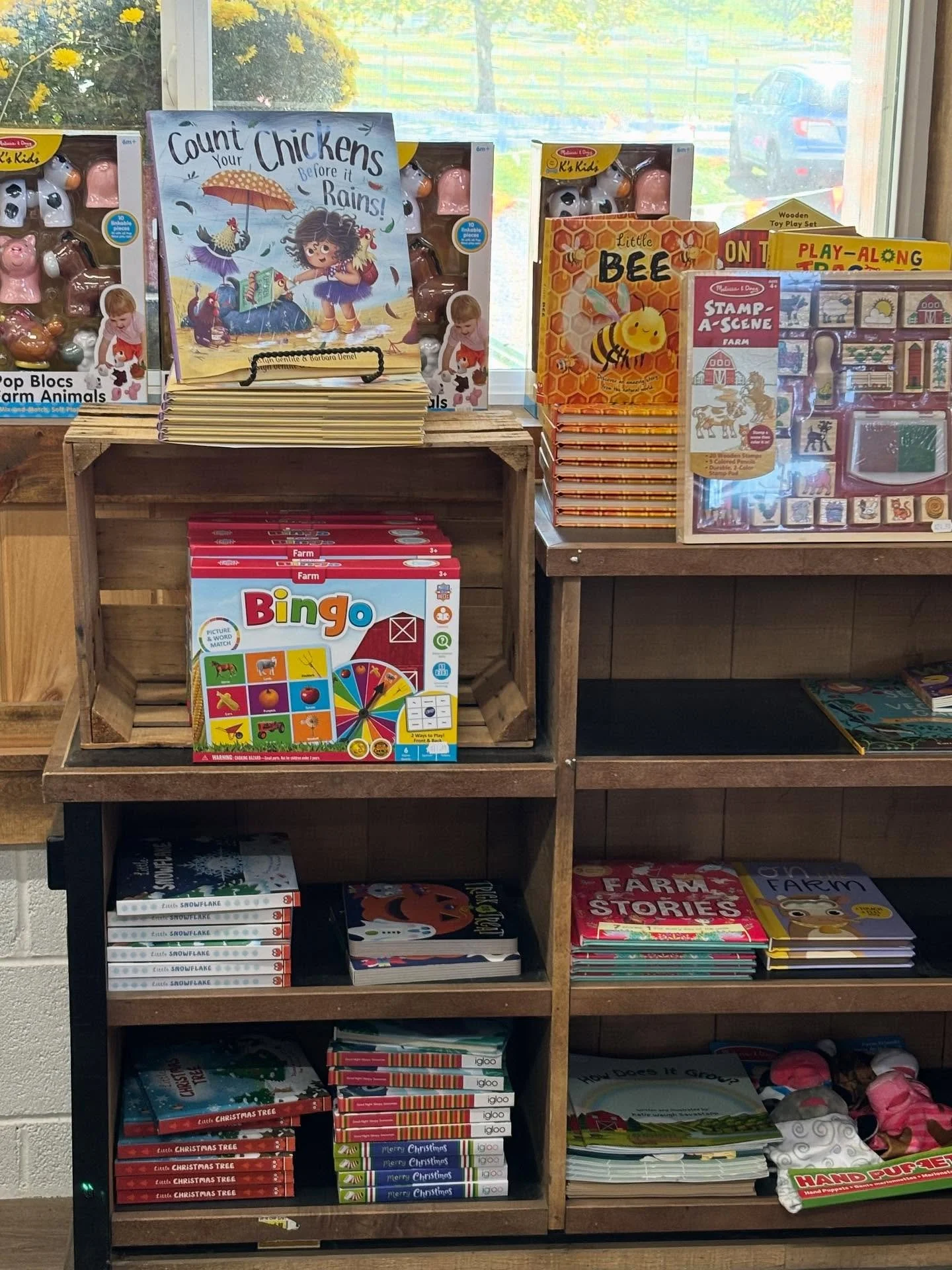 Spotted @ort_farms on the top shelf ! ☔️🐓

Count Your Chickens Before It Rains ✨

📸 // @caryn388 

#author #childrensbook #childrensbooks #childrensbookauthor #readtoyourchildren #readtokids #readtogether #readaloud #readingisfun #readmore #readout