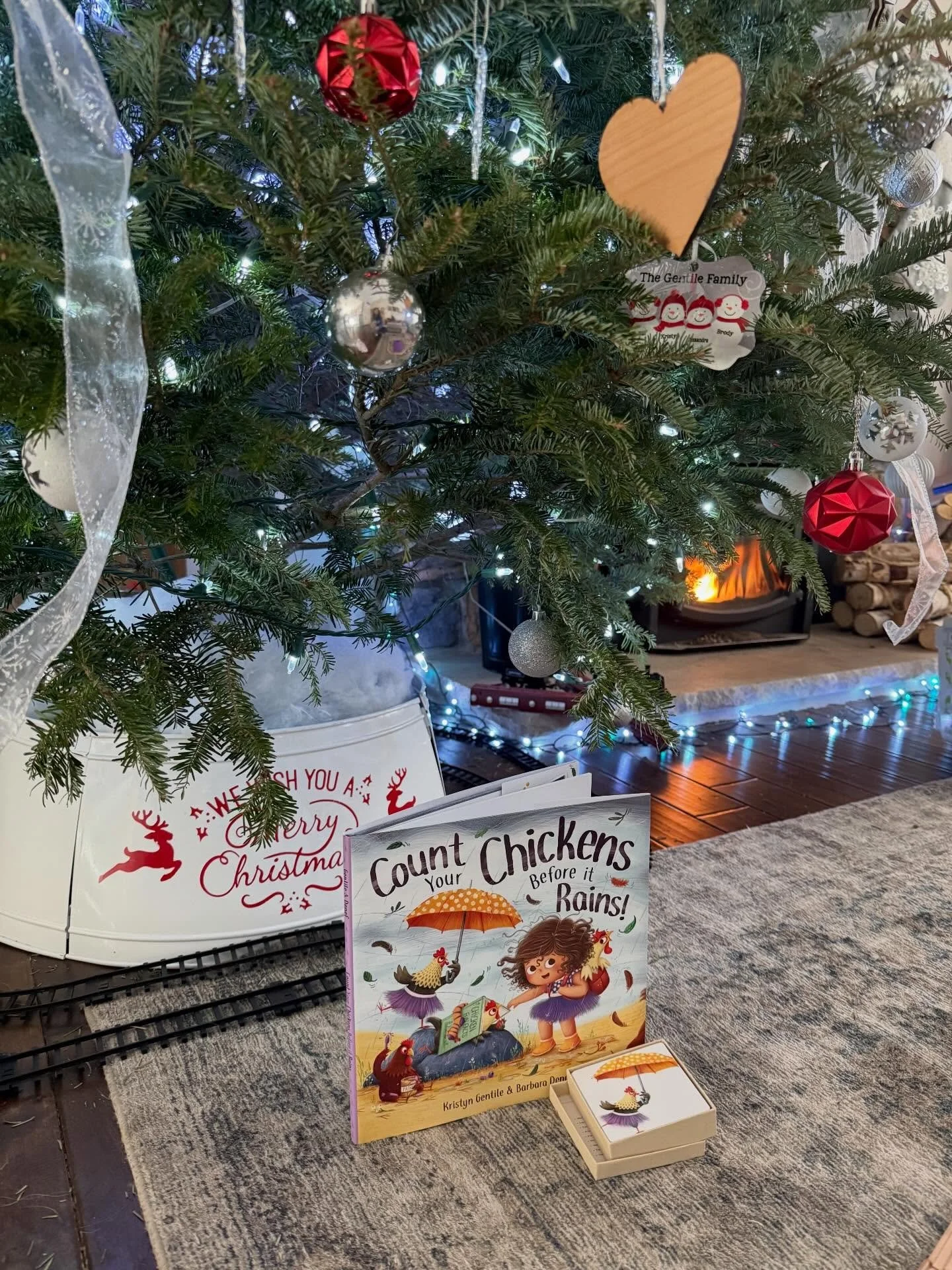 LIMITED EDITION Memory Card Game ✨

I only have 4 of these left! They make the perfect stocking stuffer for your chicken loving kids!

Sold separately or can be bundled with a book!

Message me if you&rsquo;re interested! 

#author #childrensbook #ch