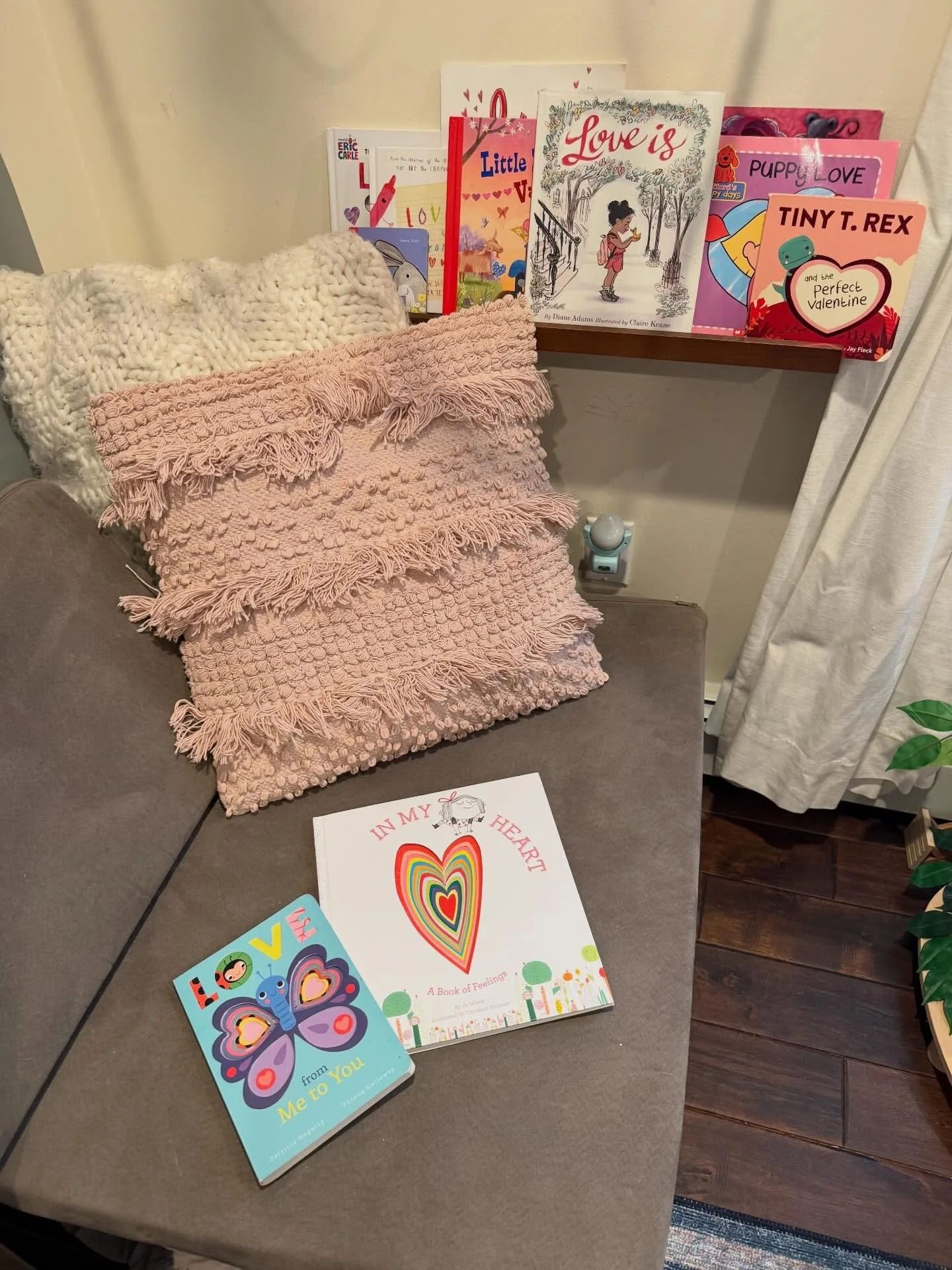 Happy Valentine&rsquo;s Day! 💜

Here are some of our favorite Valentine&rsquo;s Day books! Do you recognize any? What are your favorites ? 

We just added Hedgehugs to our shelf today! 😍

#valentinesday #happyvalentinesday #valentinesdayshelf #shel