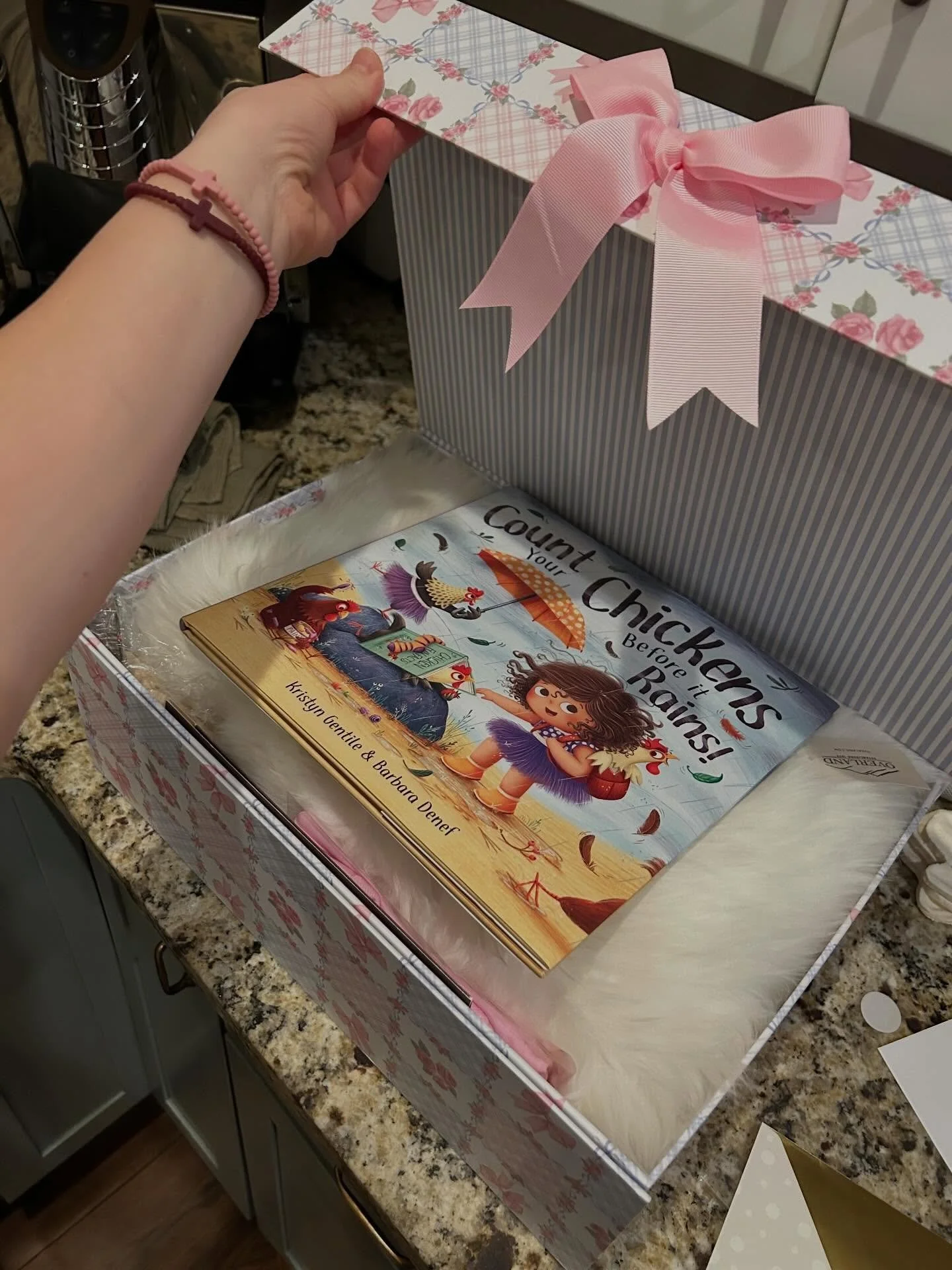 The sweetest baby shower gift 💕

My book has been gifted time and time again to new mamas at their baby showers, and it seriously makes my heart so happy. 

Gift it as a card &amp; write a sweet note to baby, or add it to a gift box with some necess