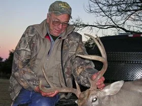 Classic8_Whitetail_Buck5.jpg