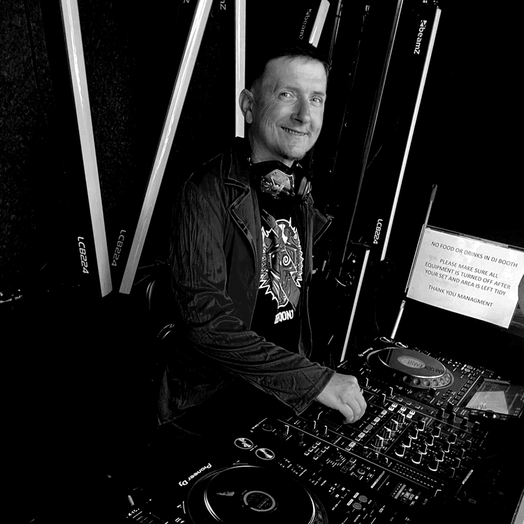 DJ THORR