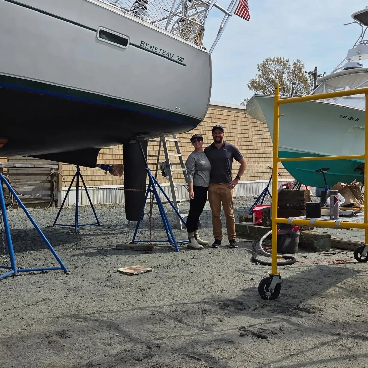 Here are some pics from our time at the boat yard! 

Timeline of the haul out: 
🔵Wed - sailed over, got lifted, and started sanding!
🟢Thurs - finished sanding the hull and put on the first layer of paint 
🟡Friday - added a 2nd layer of paint and r