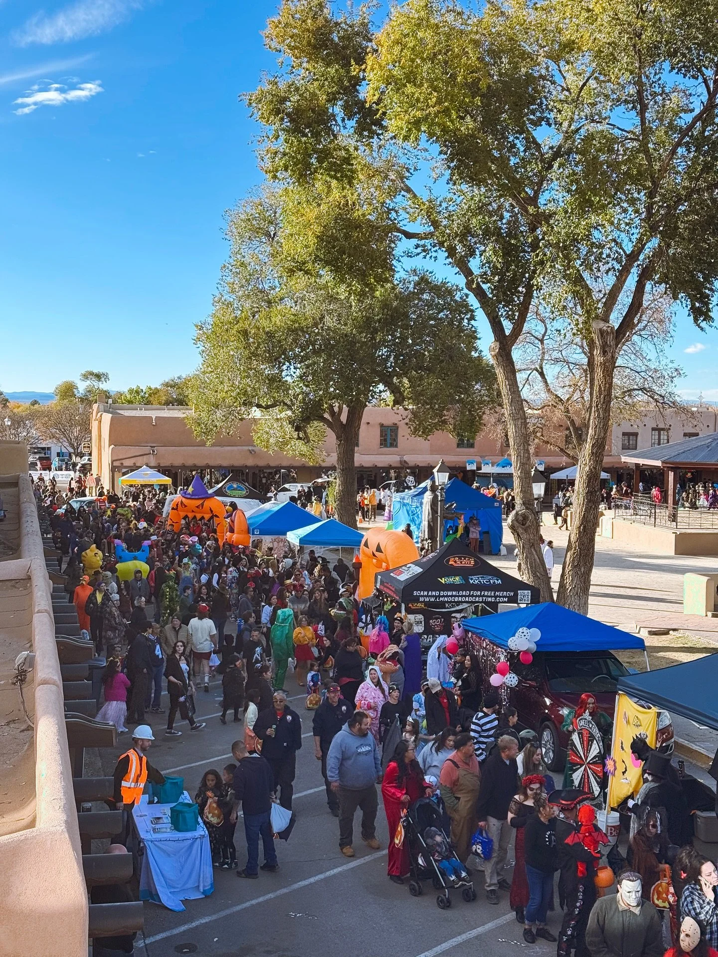 Halloween in Taos was a huge success! Huge thanks to Taos Community Events Coordinator, Judy Esquibel, for organizing the event, and to every vendor who set up a table to hand out candy and share information about their business, nonprofit, school gr