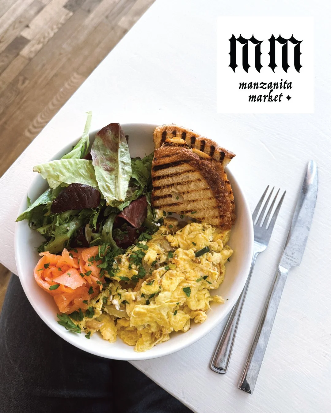 Local Business Spotlight @manzanita_market ☕ 

Manzanita Market keeps it simple with three core principles: local, organic, and unprocessed, and they mean it. Their 24-hour chicken bone broth, simmered with fresh ginger and turmeric, is always on the