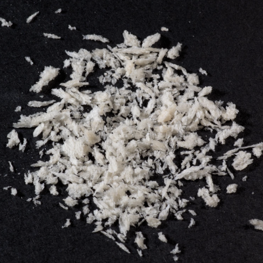 Image illustrating the coarseness of our Large Grind Panko, offering superior texture compared to standard breadcrumbs for B2B buyers