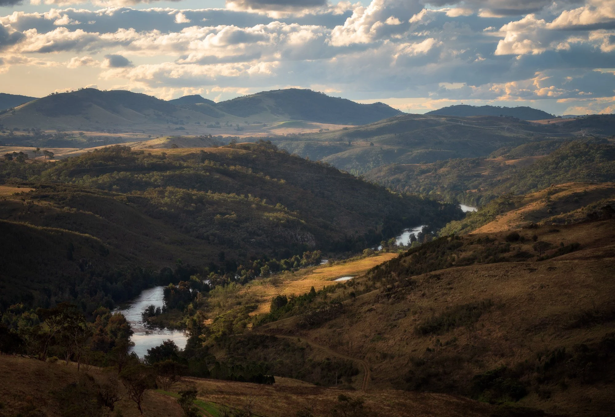 canberra-murrumbidgee-river-winding-valley-light-landscape-jason-cartwright.jpg.jpg