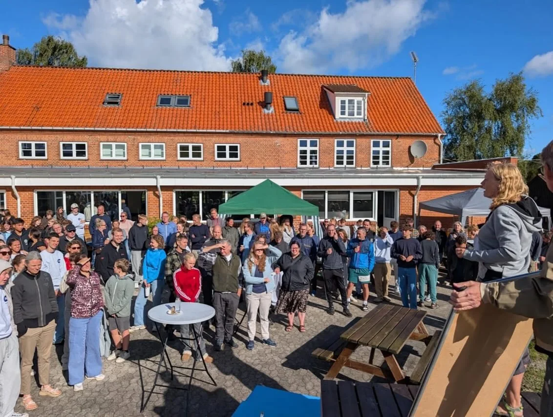 What!!! I er for seje💪113 forældre til arbejdslørdag og herudover valgte ca. 85 elever også at hjælpe til🙌. Tak, tak tak🙏