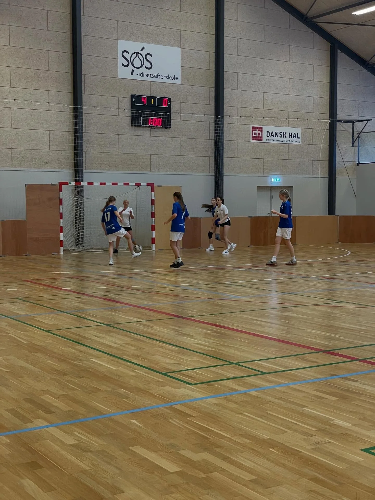 I g&aring;r var et hold piger og et hold drenge afsted til sj&aelig;llandsmesterskaberne i indend&oslash;rs fodbold. Det var en mega hyggelig dag og pigerne endte p&aring; en st&aelig;rk 4. plads i B r&aelig;kken💪