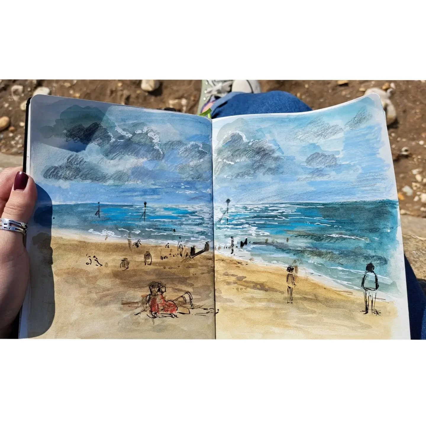 Quick drawing at the seaside today 🩵🏖

#illustration #beachdrawing #watercolour #locationdrawing #hunstanton #hunstantonbeach