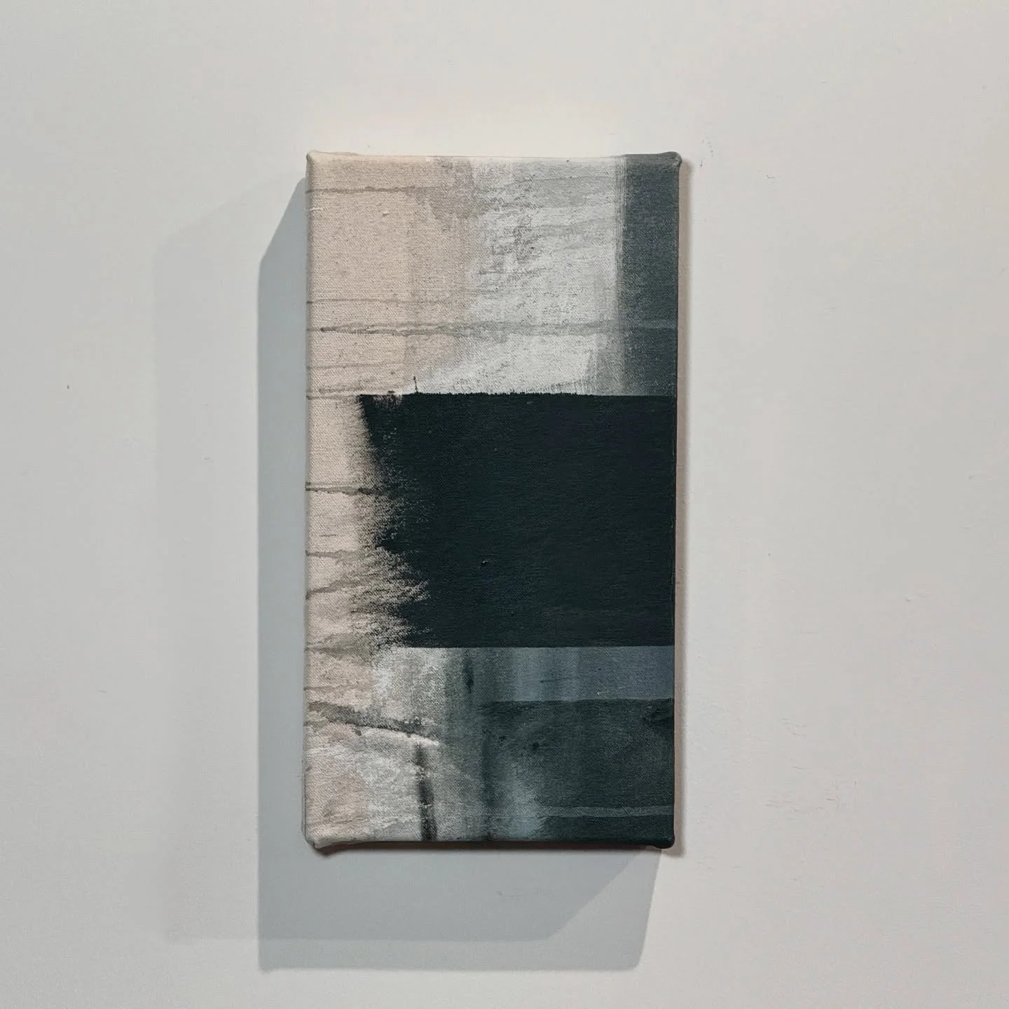 Small works with weight.
Original studies | by Watt x Rickett

17w x 31h stretched canvas.

#ContemporaryPainting #TonalAbstraction #MinimalistArt #ArtForInteriors #QuietLuxury #ArtCollectorUK #BritishArtScene #LiminalSpaces #TextureStudy #ModernAbst