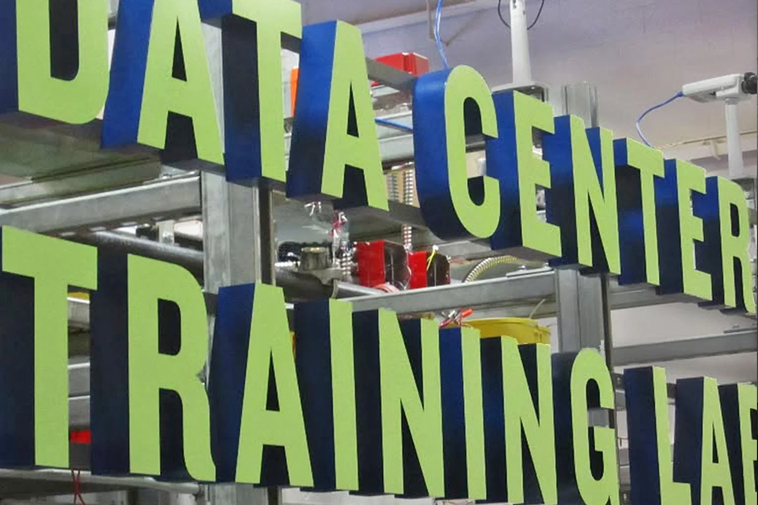0 EITC Data Center 01 edit01.jpg