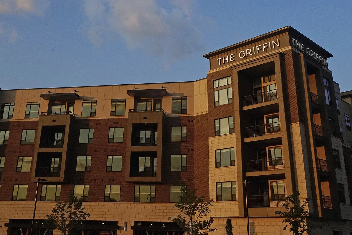 0 Griffin Exterior Large 32 1500x1000 edit01.jpg