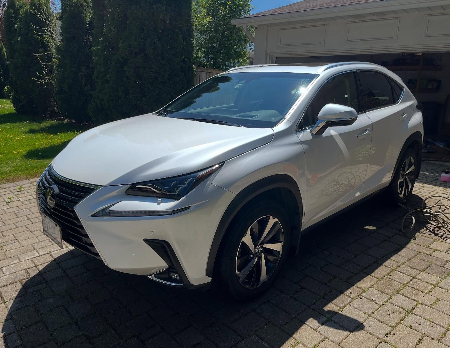 Lexus UX 🧽 This steering wheel has been revived from the depths!
Book now by visiting our website in our bio or text/call 647-326-0412. 🧼☀️
That new car feeling ✅
#cardetailing #elitecarcare