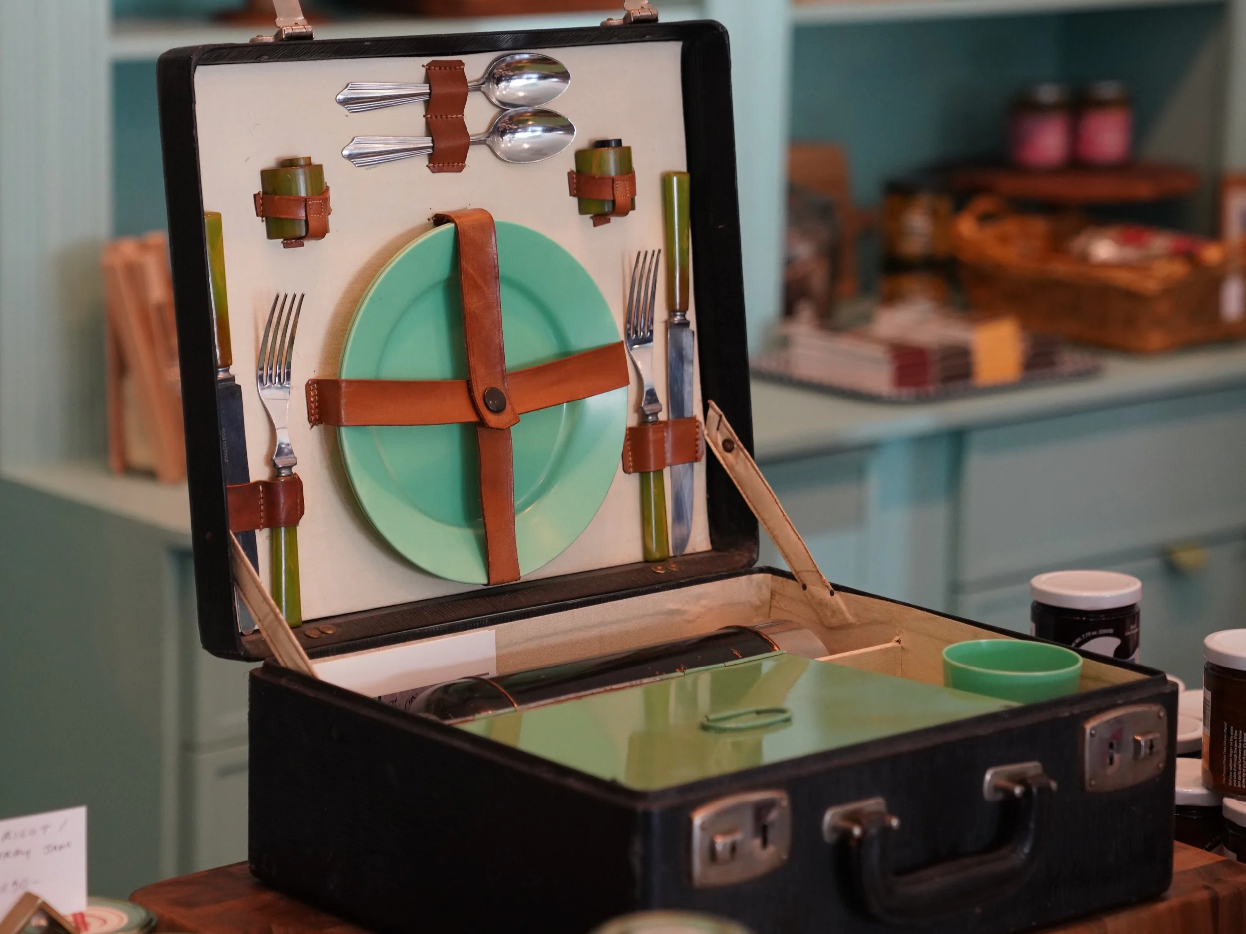 Vintage picnic set green