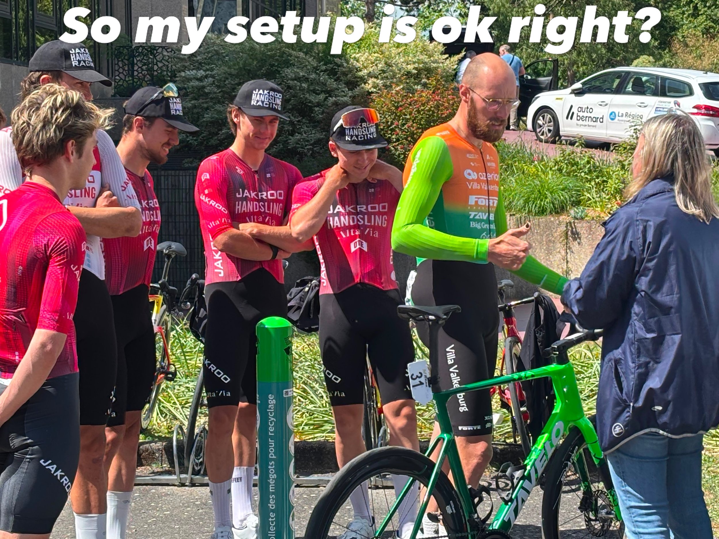 @jwvanschip confirming his setup is ready to race Ronde de l&rsquo;Oise with the UCI Comms as @jakroohandsling riders examine the aero setup