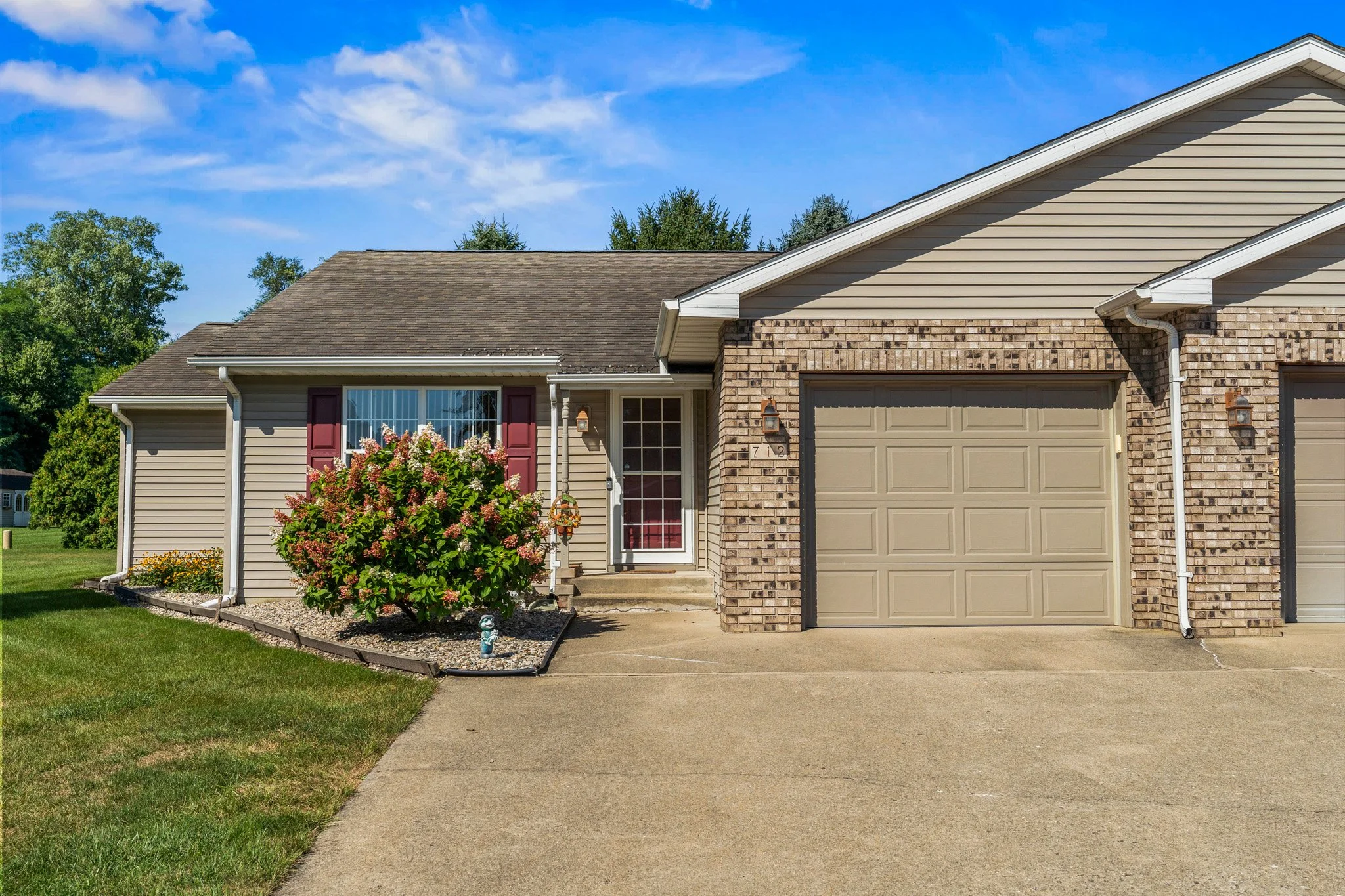 712 Elm Ct