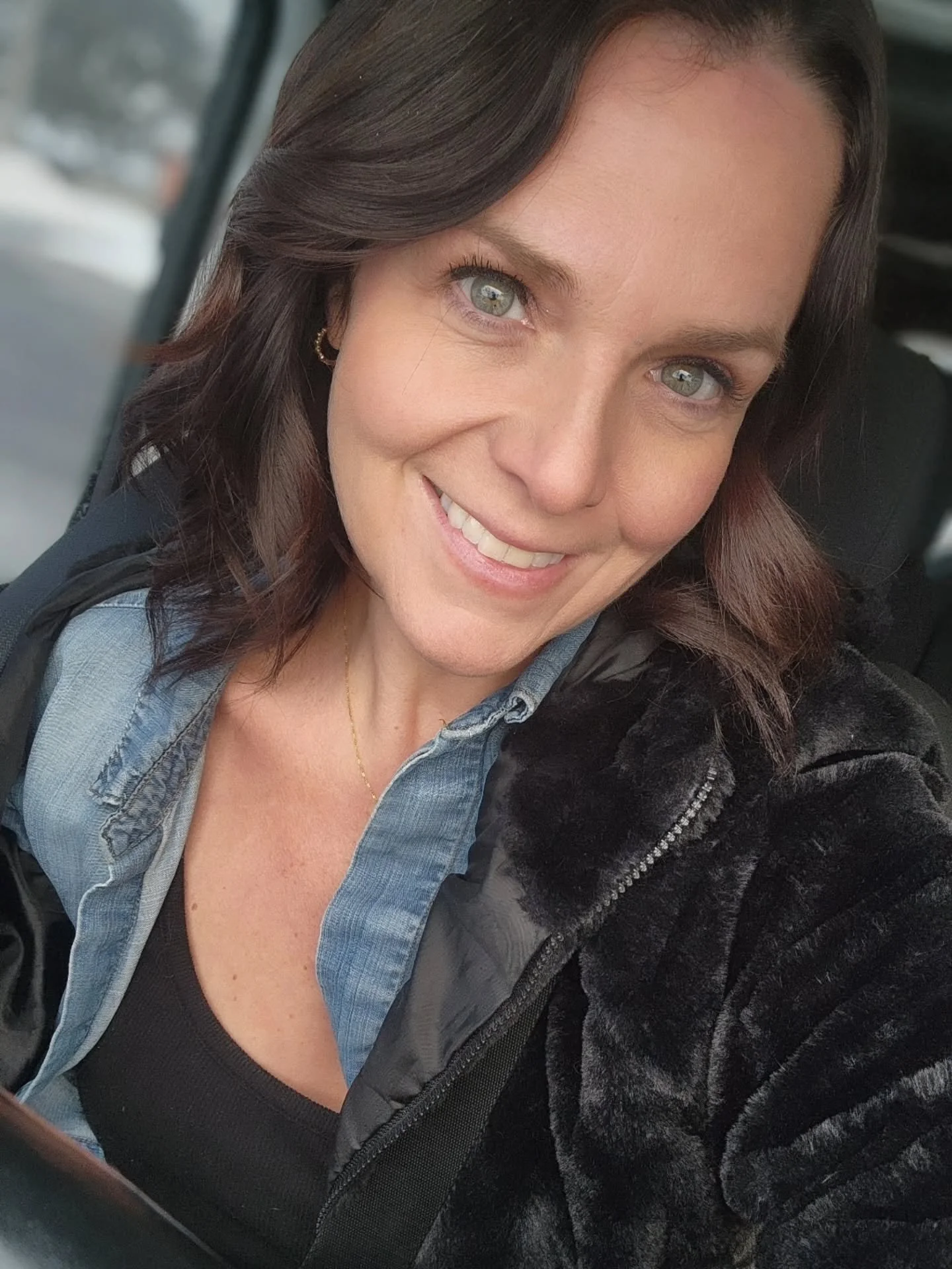 Guys, I&rsquo;m feeling happy and grateful ✨️ 

Today, I allowed my heart to receive love and blessings at the Miracles Within retreat. Thank you to Kelly, Ashley and Kimberly! Wow, my heart is so full. Normally, I&rsquo;m the one holding space for o