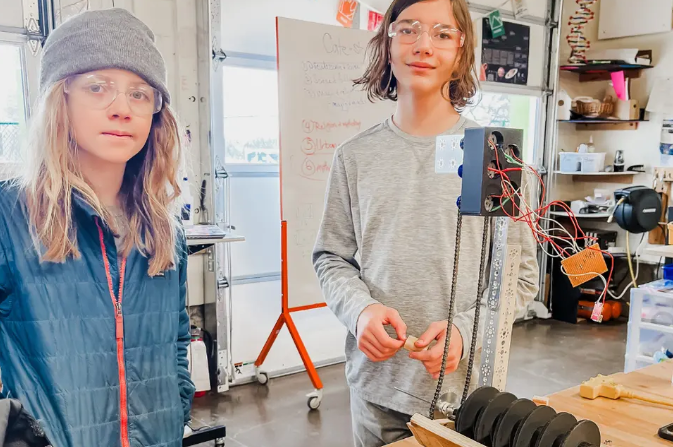 Middle Schoolers Take Aim at Thomas Edison Pitch Contest