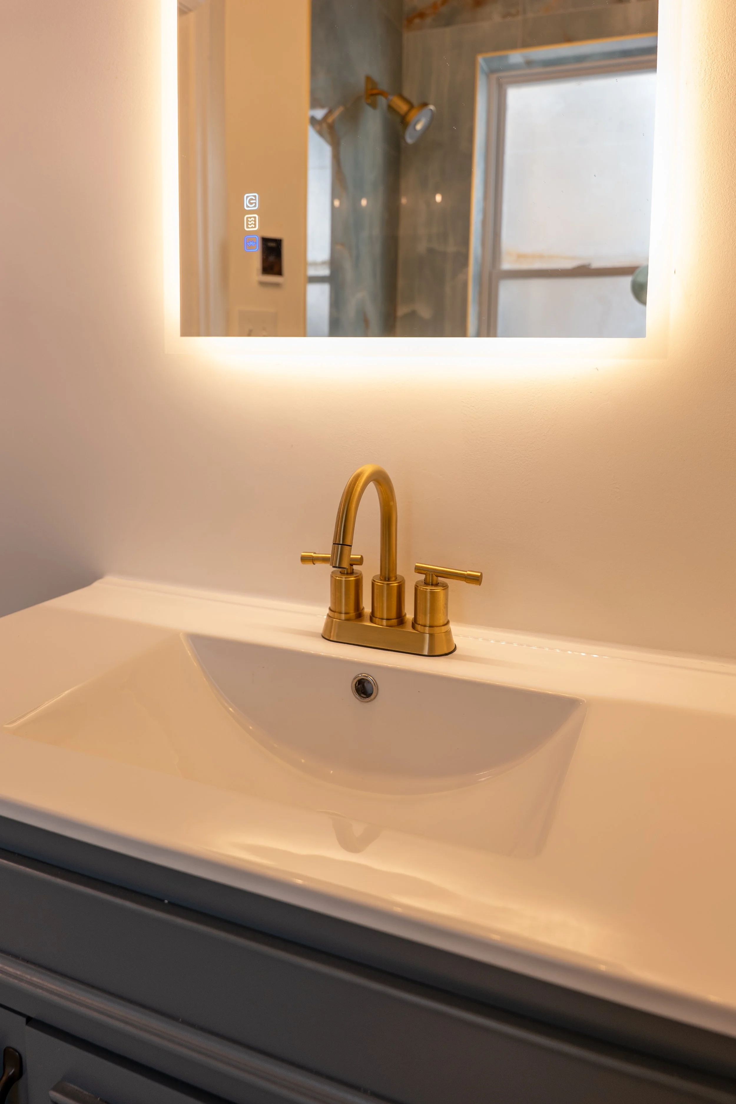 Modern matte black shower fixtures and hardware. High-quality plumbing installation for upscale renovations in Hyattsville.