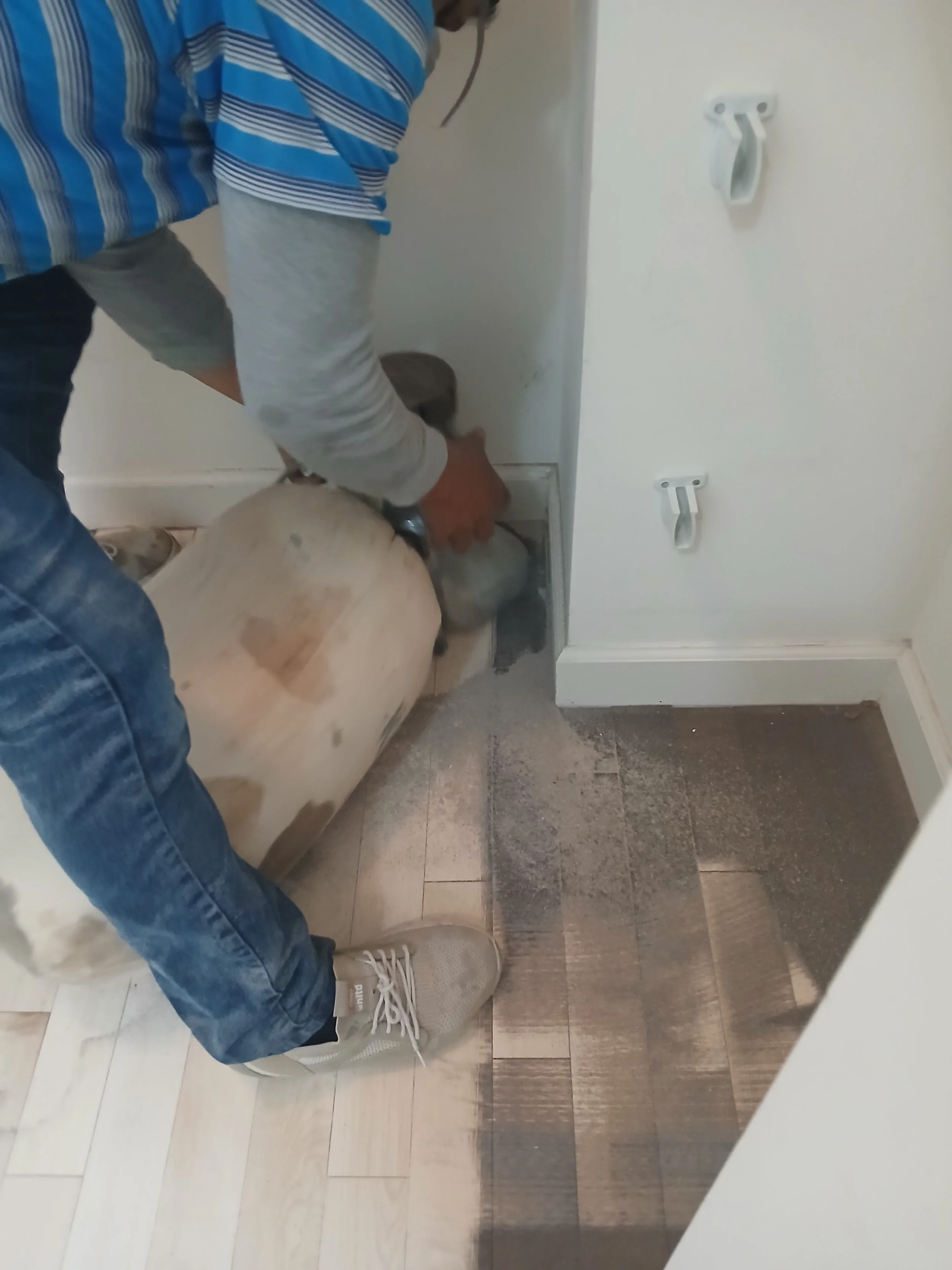 Hardwood refinishing, hardwood resurfacing, floor refinishing, floor sanding, floor staining , staining hardwood, Hardwood installation, ebony hardwood floor