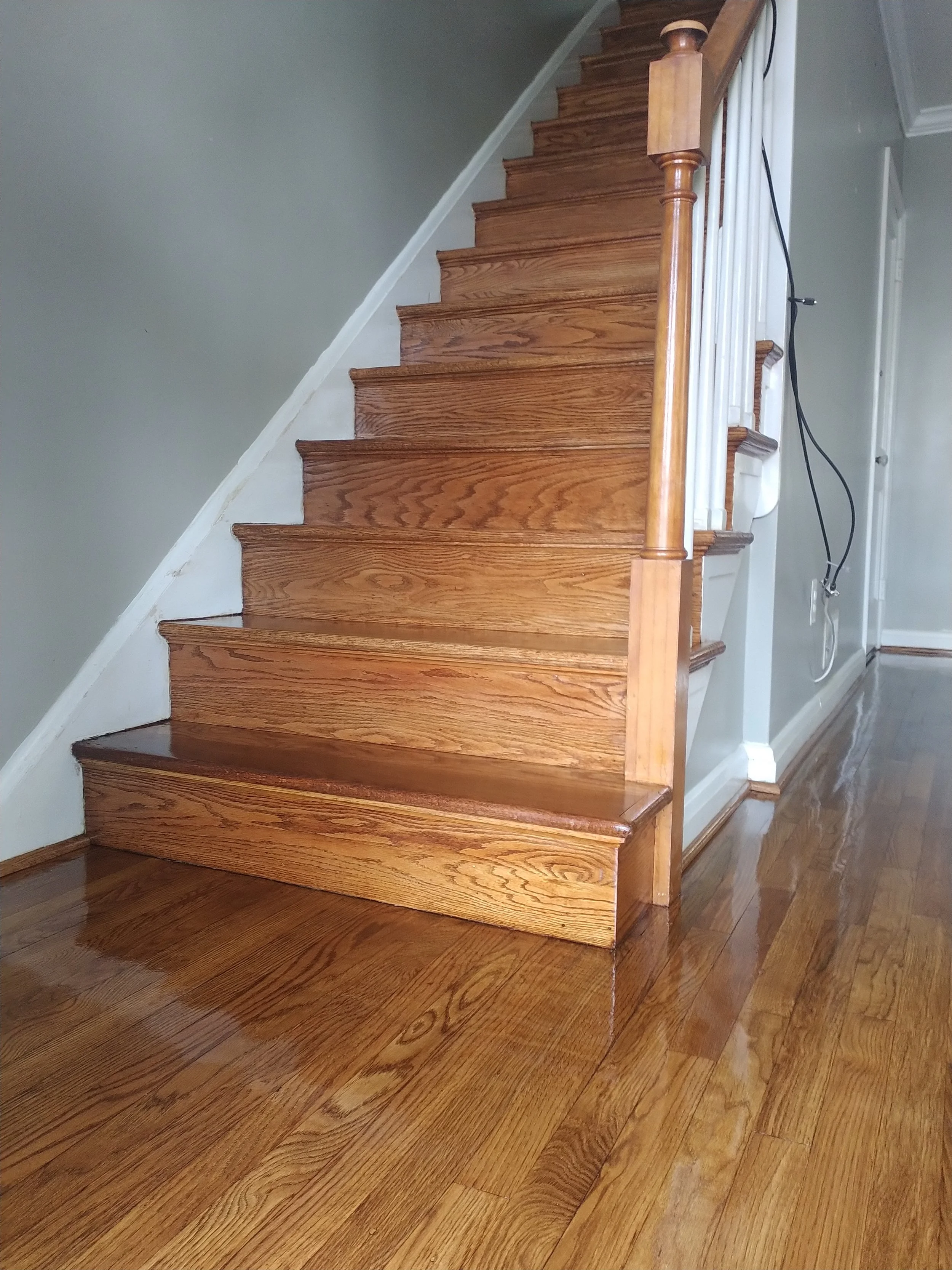 Hardwood refinishing, hardwood resurfacing, floor refinishing, floor sanding, floor staining , staining hardwood, Hardwood installation,