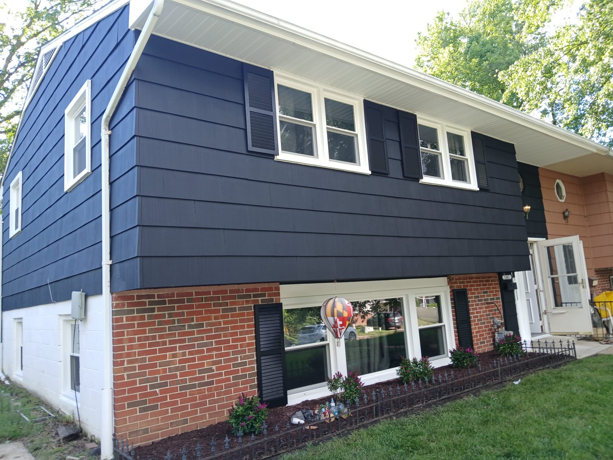 Exterior Paint, Painting, lead painting removal, professional painting, Siding painting, Shutter painting. Exterior home renovation and siding in Hyattsville, MD, with affordable financing. Exterior siding replacement with home improvement financing