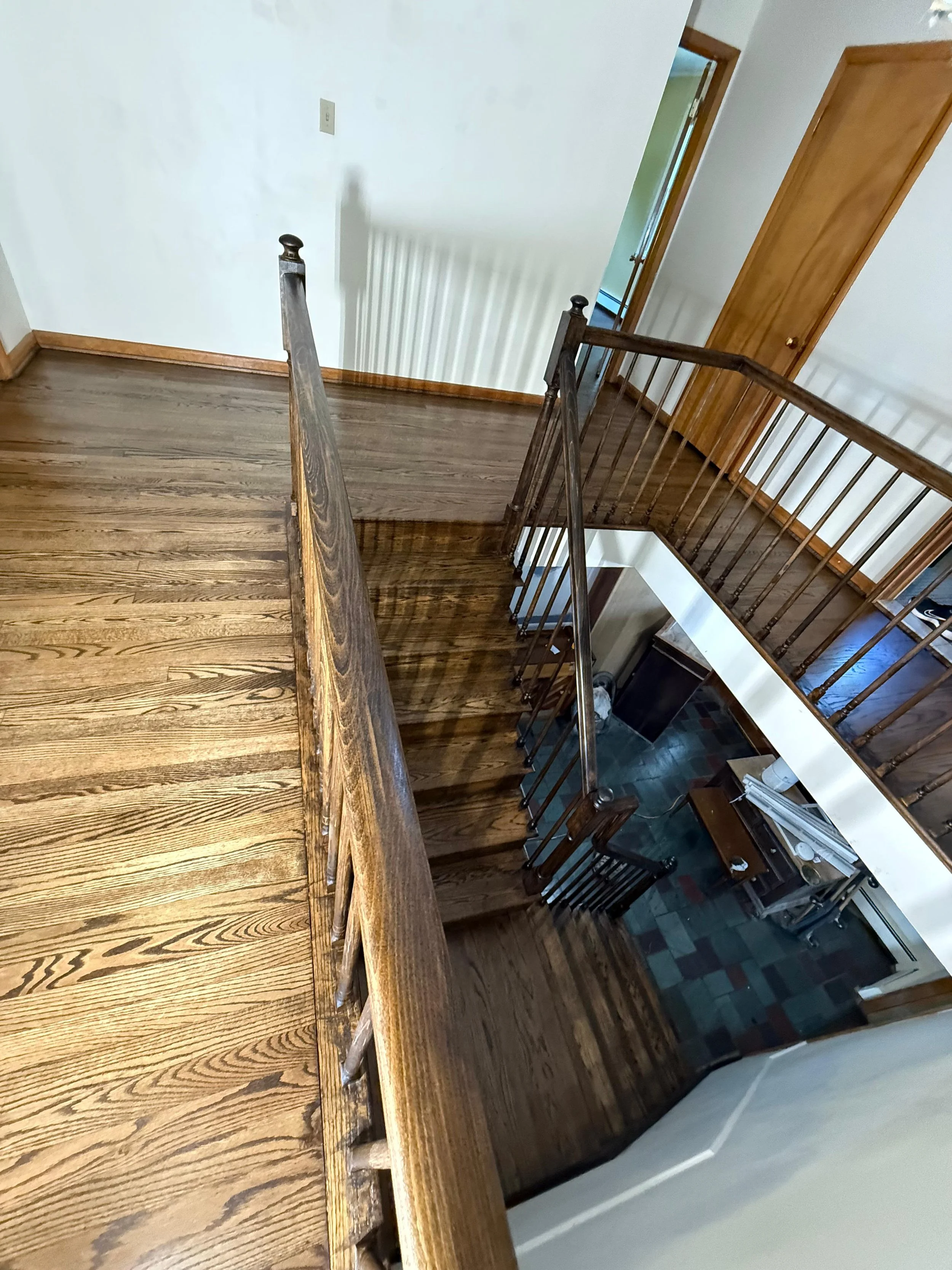 Hardwood refinishing, hardwood resurfacing, floor refinishing, floor sanding, floor stain, staining hardwood