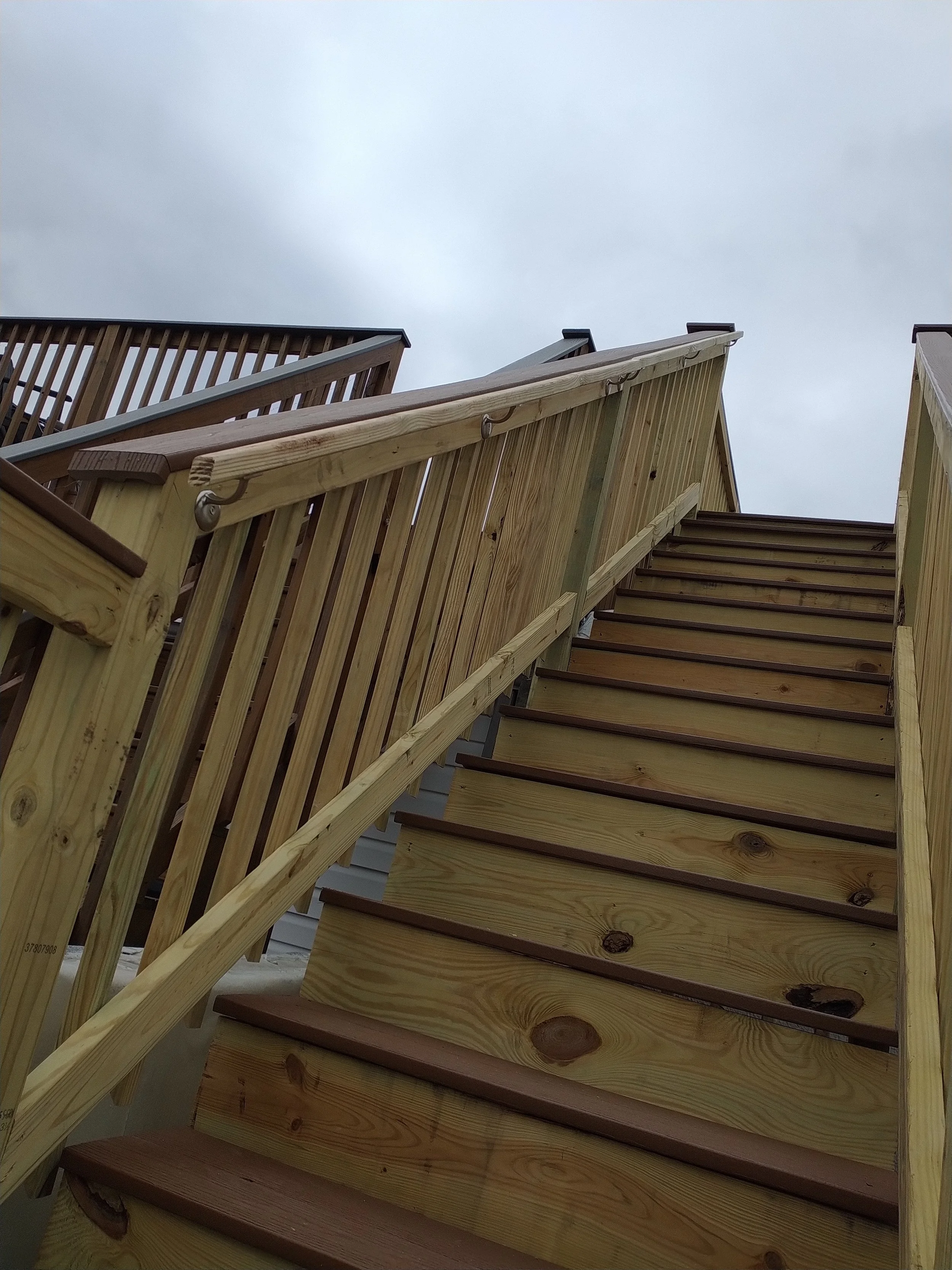 Luxury deck, custom deck, vinyl handrails, Lumber handrails, lumber deck, composite boards, door deck, roof deck, elevated deck, structural deck, framing deck; Lumber deck, roof deck, elevated deck, decks in New York City, decks builder in NYC, deck 