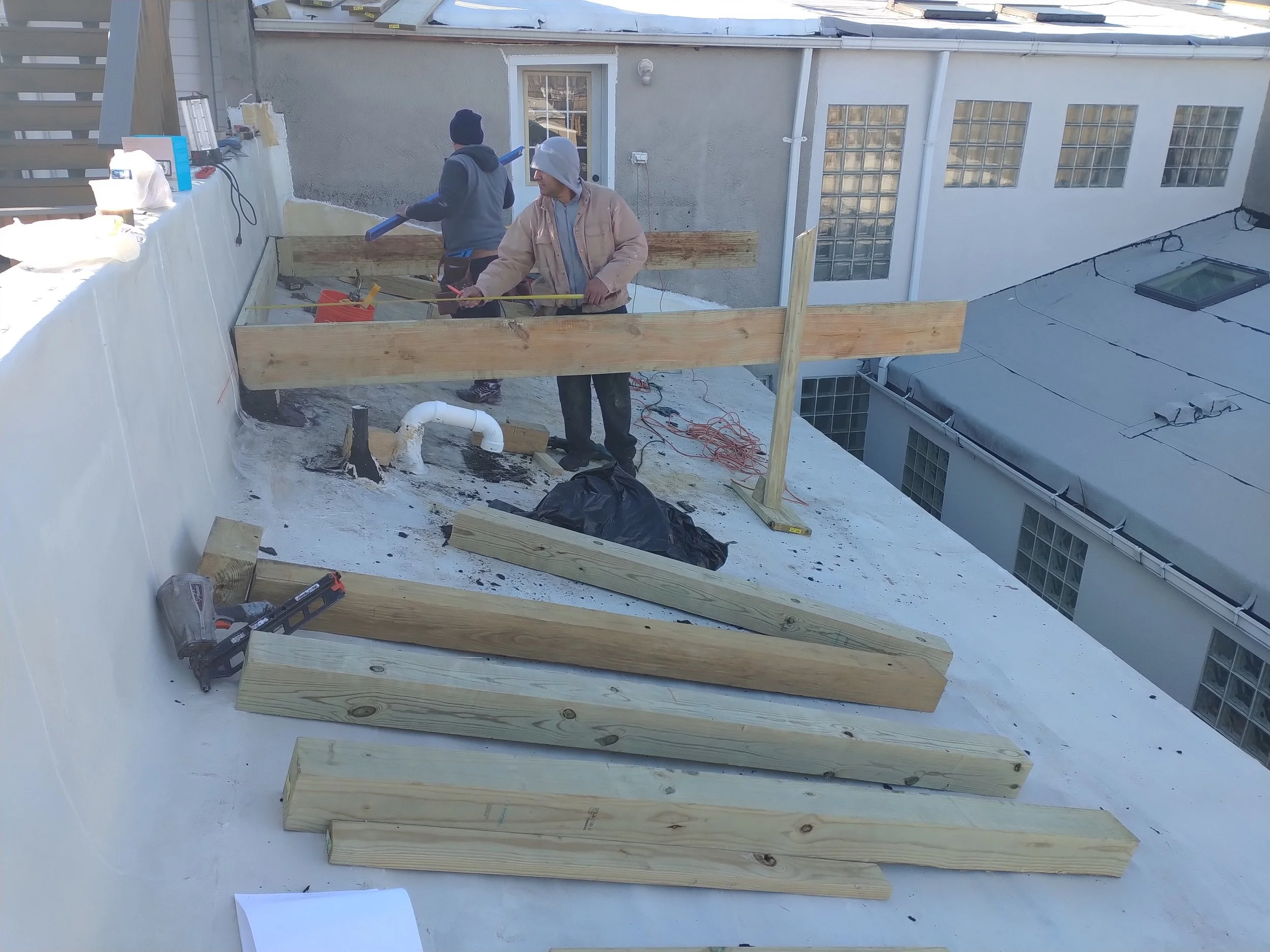 Luxury deck, custom deck, vinyl handrails, Lumber handrails, lumber deck, composite boards, door deck, roof deck, elevated deck, structural deck, framing deck; Lumber deck, roof deck, elevated deck, decks in New York City, decks builder in NYC, deck 