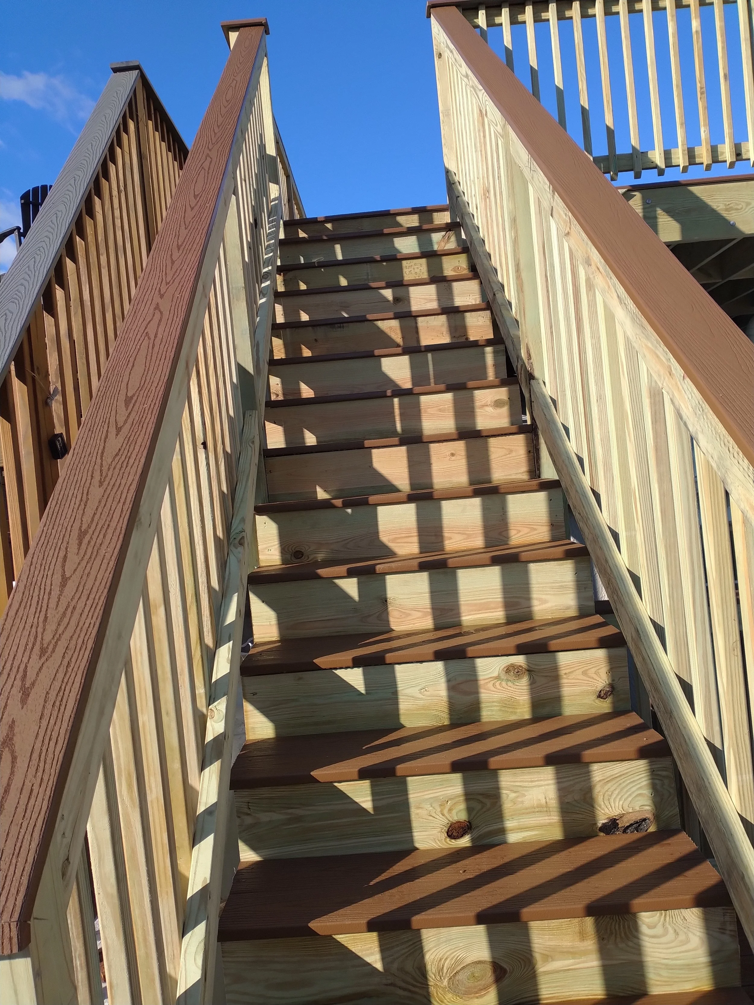 Luxury deck, custom deck, vinyl handrails, Lumber handrails, lumber deck, composite boards, door deck, roof deck, elevated deck, structural deck, framing deck; Lumber deck, roof deck, elevated deck, decks in New York City, decks builder in NYC, deck 
