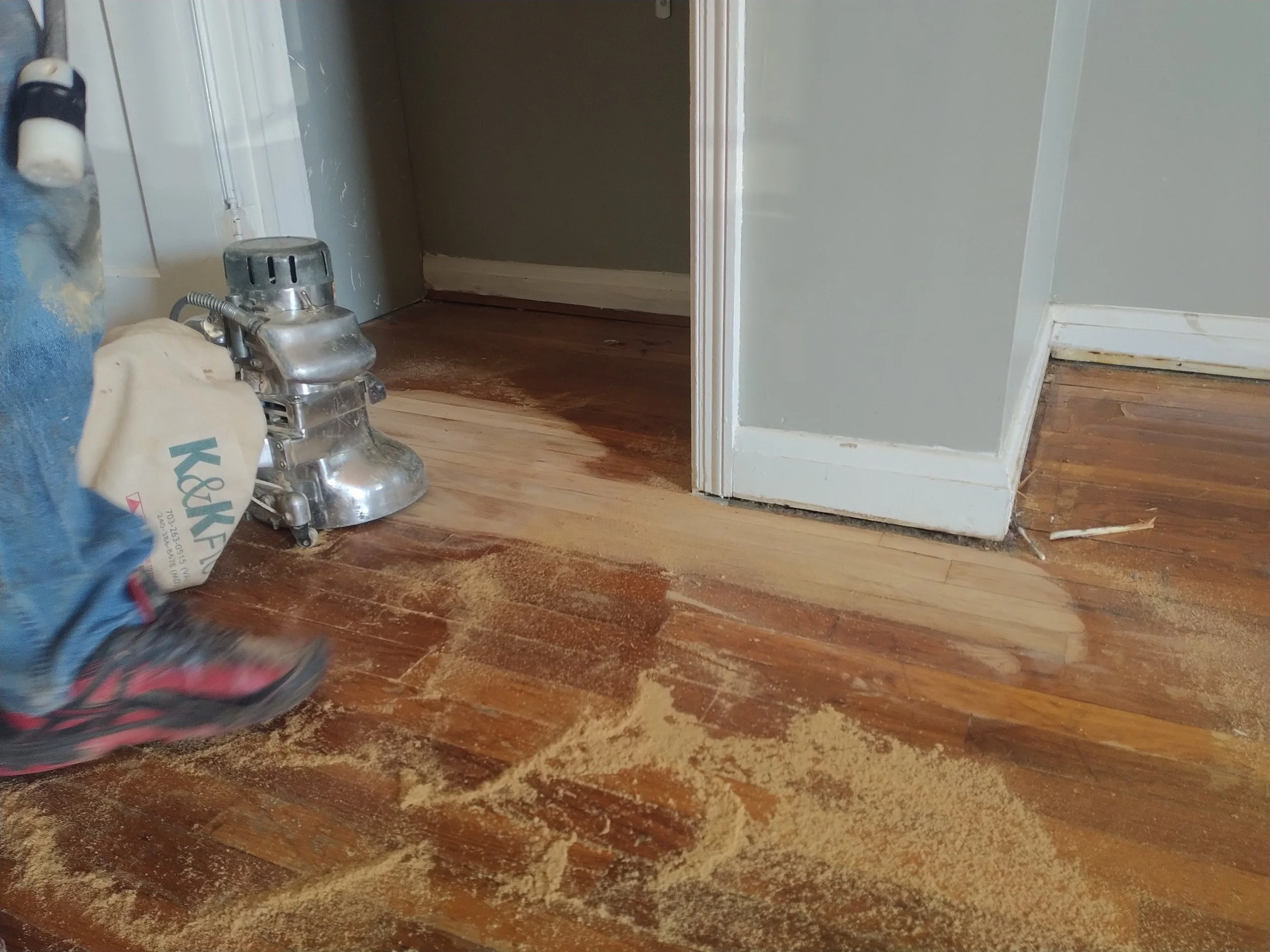 Hardwood refinishing, hardwood resurfacing, floor refinishing, floor sanding, floor staining , staining hardwood, Hardwood installation,