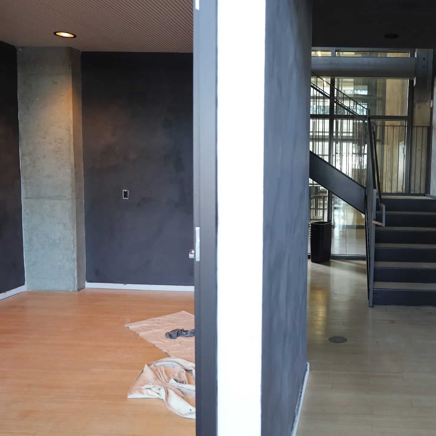 Architectural lighting and modern ceiling installation for clinics. Enhancing patient experience in Chevy Chase, MD.
Commercial renovation, luxury commercial renovation, commercial remodeling, interior remodeling.